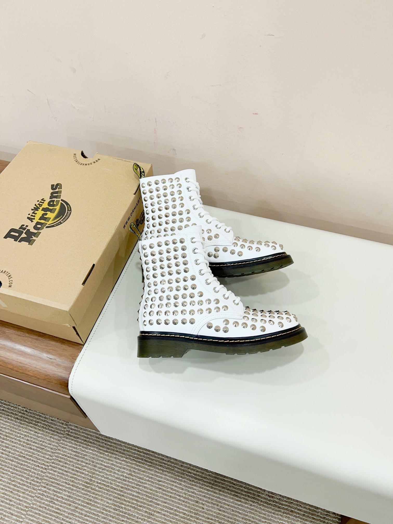 “Dr. Martens 2023ss Boots: Comfortable, Best Value, No Bargaining” - 图片 2