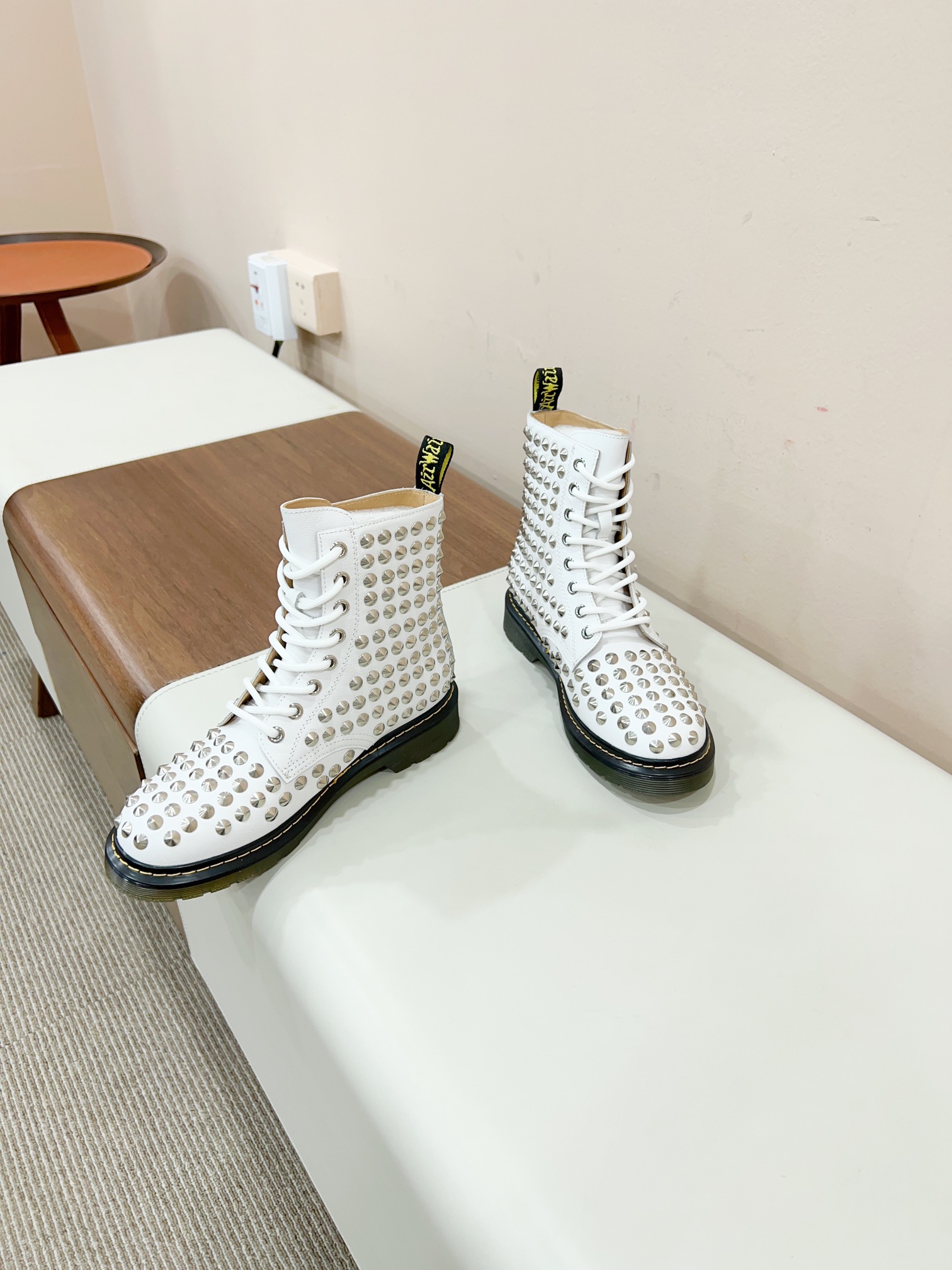 “Dr. Martens 2023ss Boots: Comfortable, Best Value, No Bargaining” - 图片 4