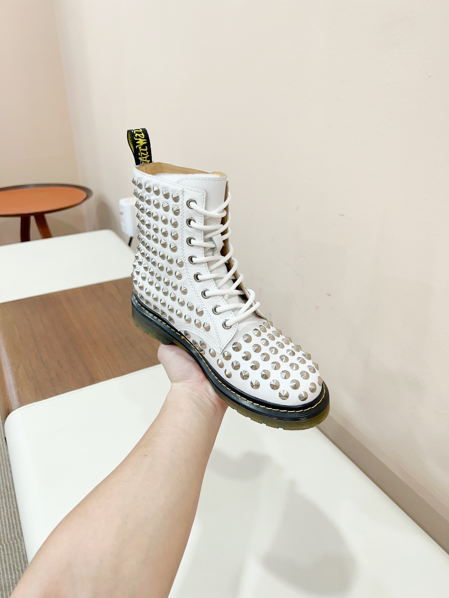 “Dr. Martens 2023ss Boots: Comfortable, Best Value, No Bargaining” - 图片 5