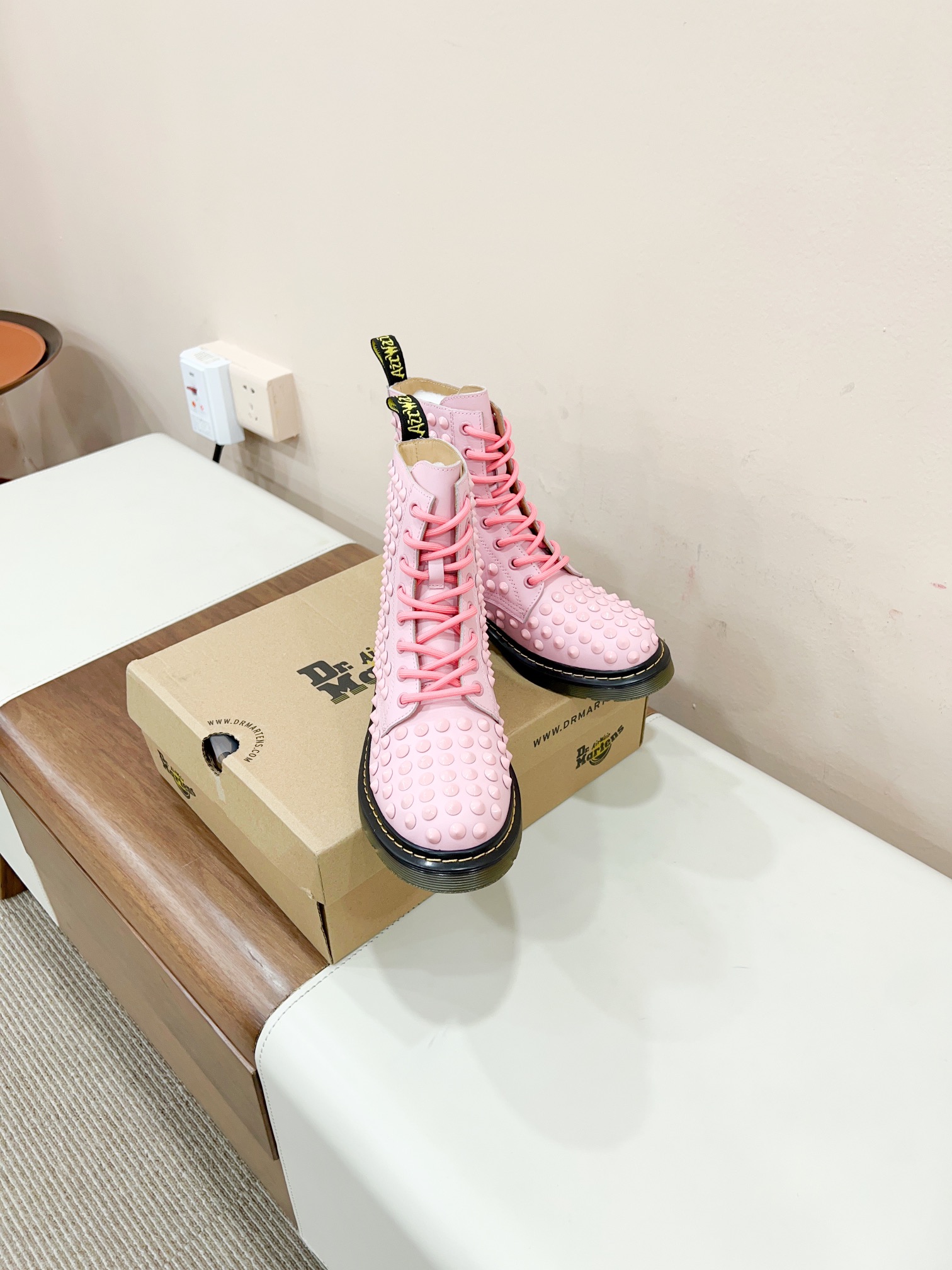Dr. Martens 2023 Spring/Summer Collection: Comfortable Boots, Great Value, No Bargaining