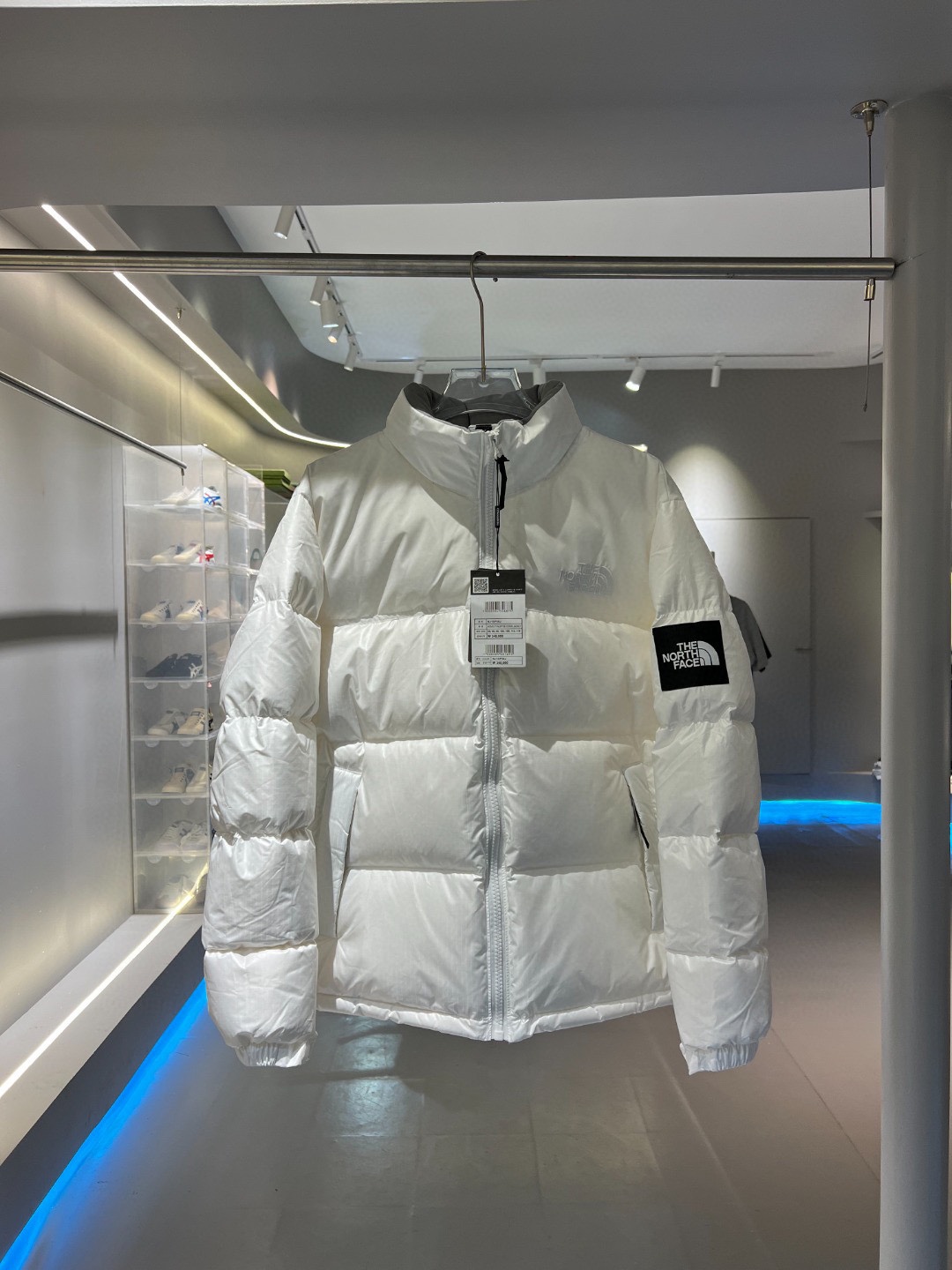 The North Face Clothing Down Jacket White Lattice Nylon Duck Down