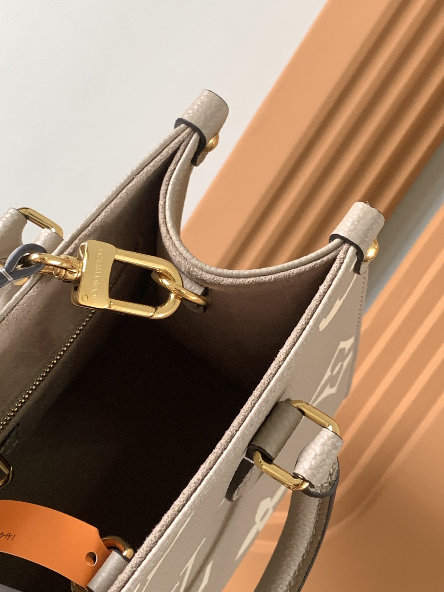 Louis Vuitton OnTheGo 小号手袋