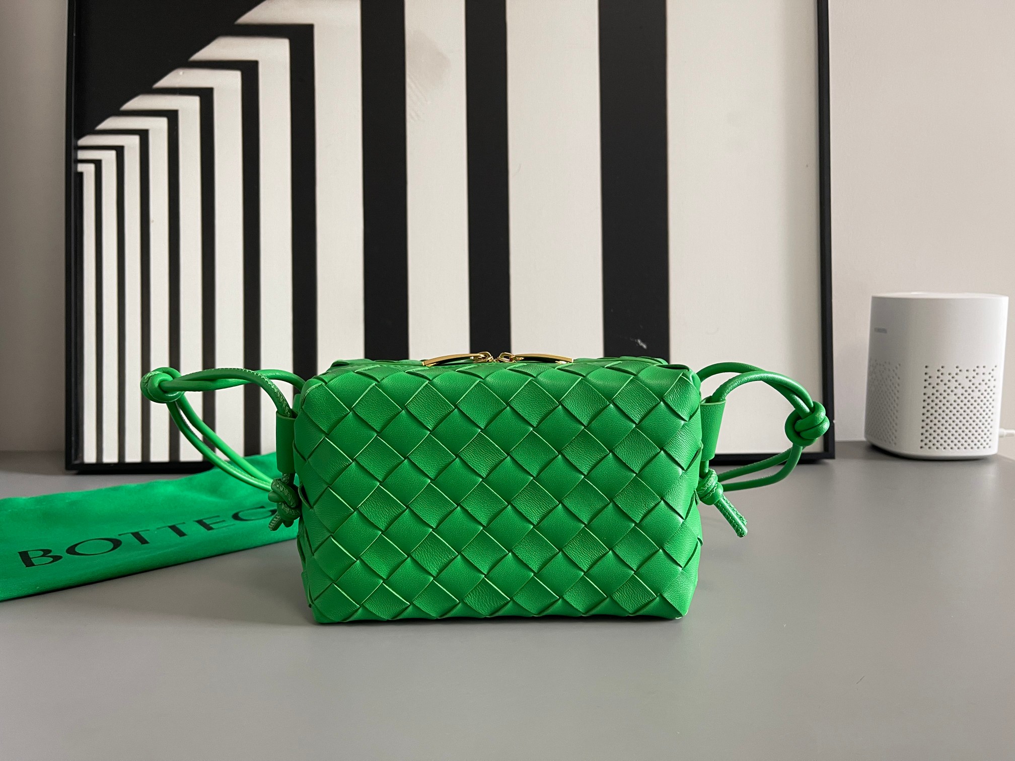Bottega Veneta сумка мини круглая квадратная из овечьей кожи плетёная кожаный шнурок