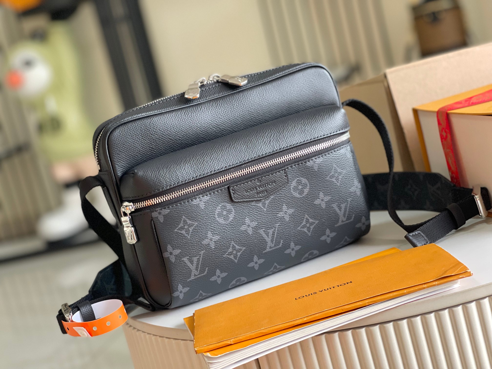 Louis Vuitton Haute Couture Classic Luxury Handbag Shoulder Crossbody 2