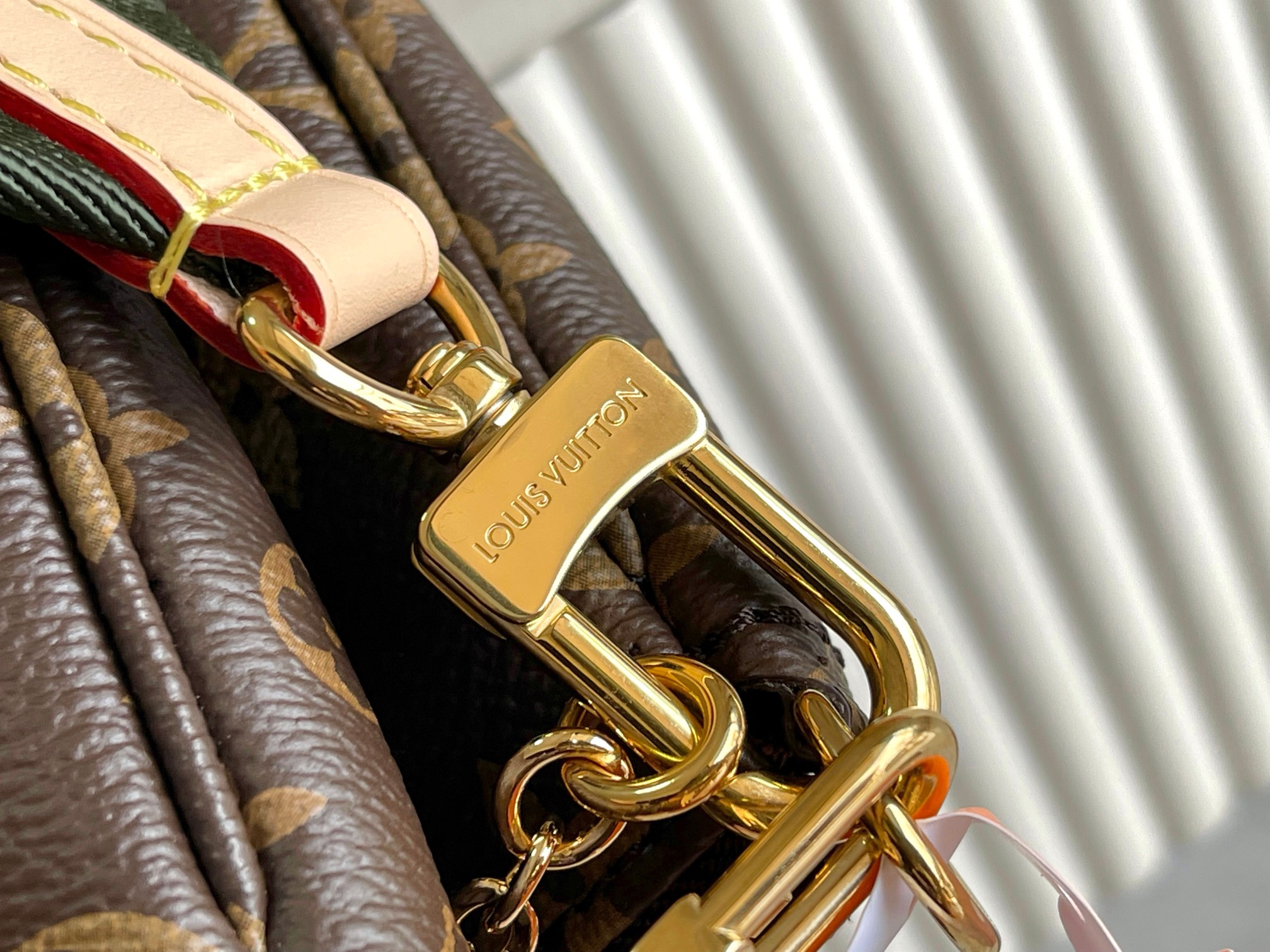 Louis Vuitton Haute Couture Classic Luxury Handbag Shoulder Crossbody 6