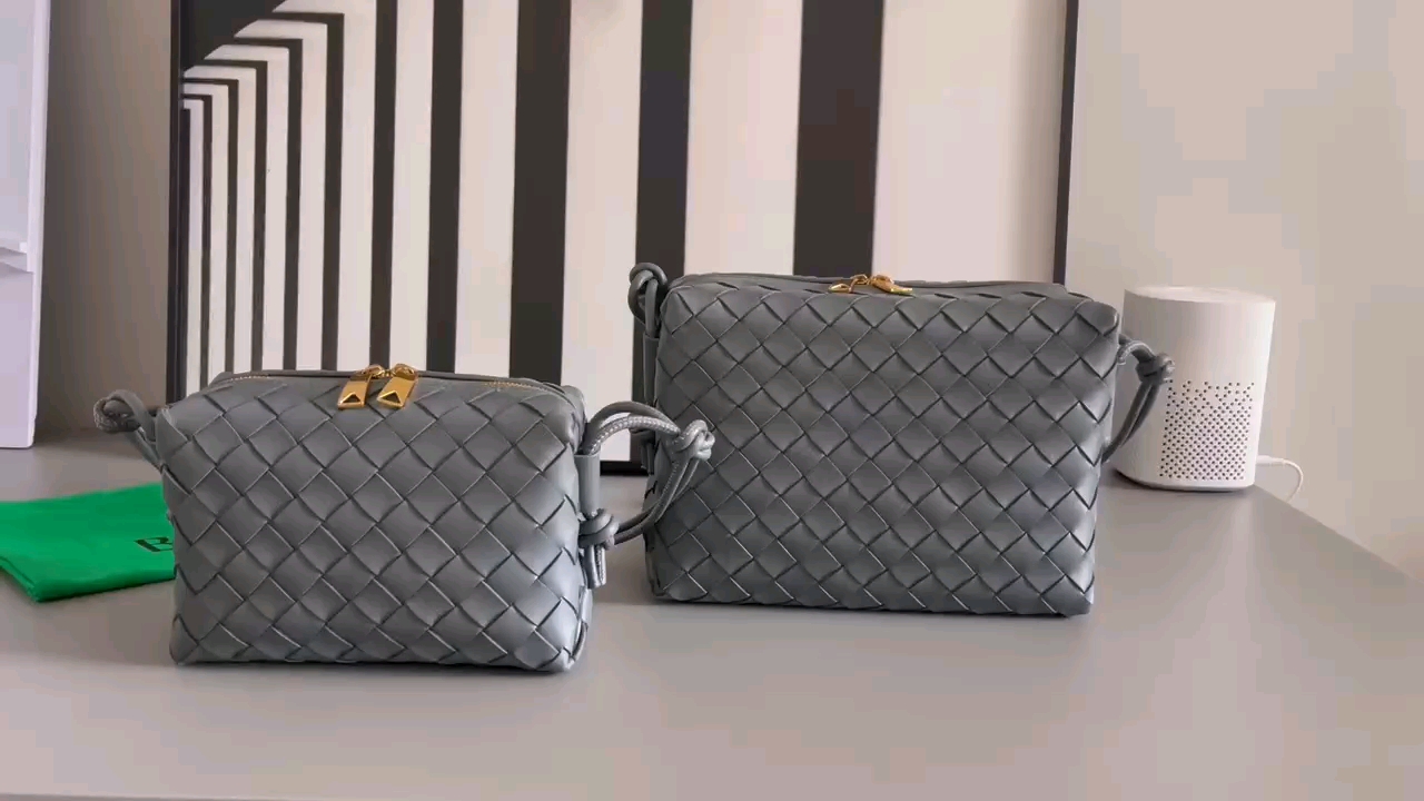 Bottega Veneta bv woven messenger bag