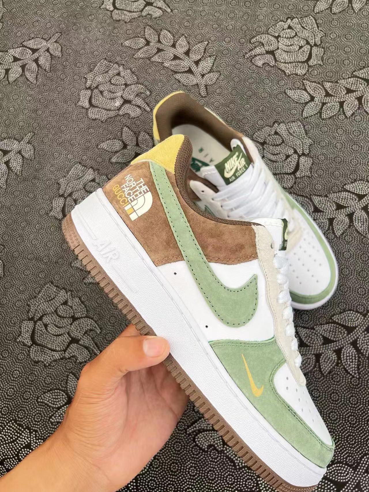 ? 正品定制 Af1 北面TNF联名系列 白粽绿配色低帮板鞋 ?