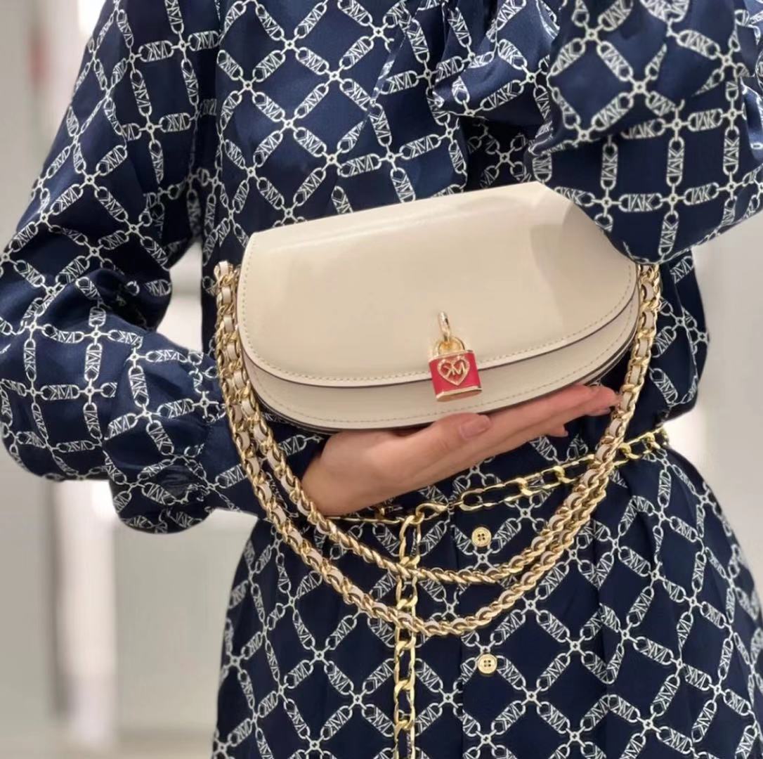 Michael Kors 链条马鞍包