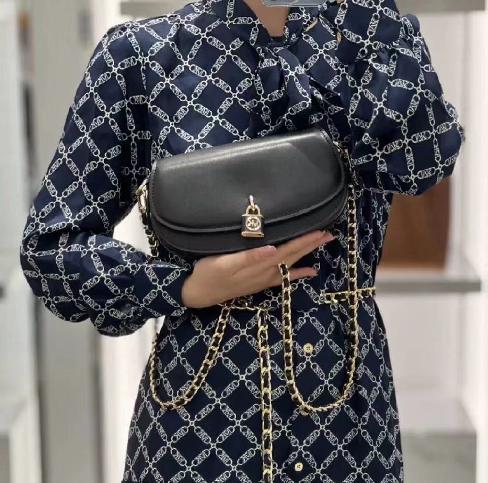 Michael Kors 链条马鞍包
