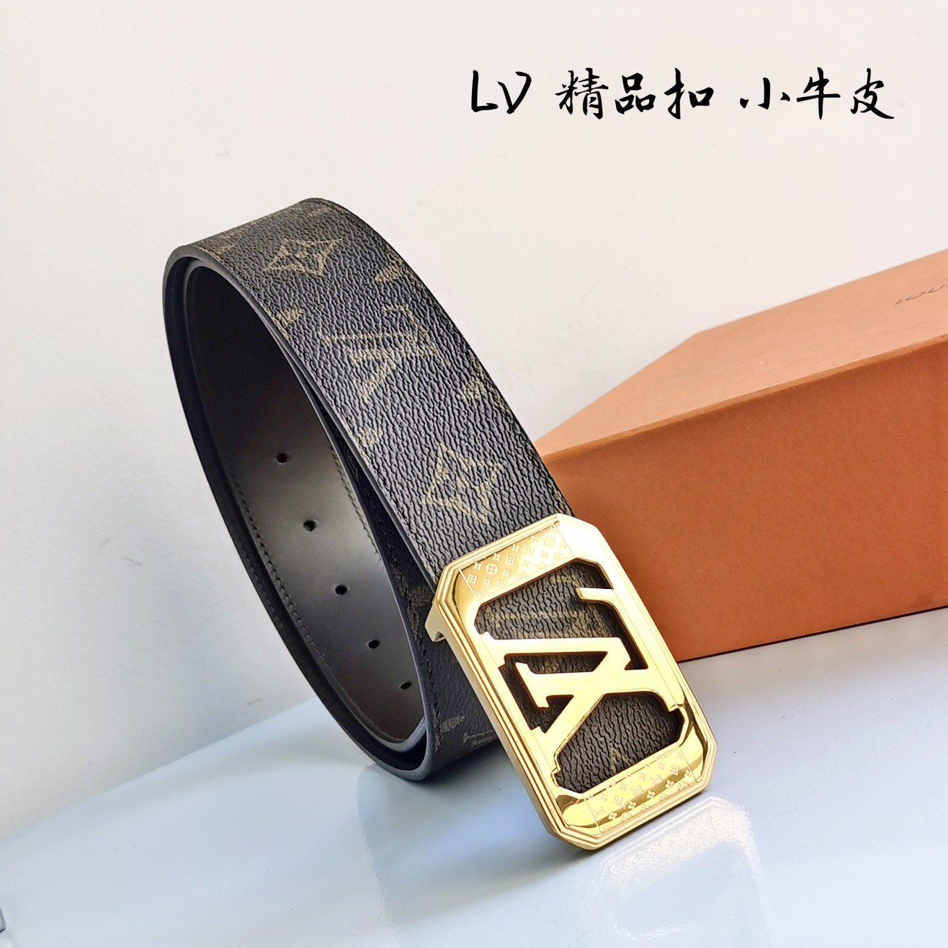 Lv路易威登宽度4.0CM精品扣搭配设计用了精品电镀五金工艺精湛进口小牛皮