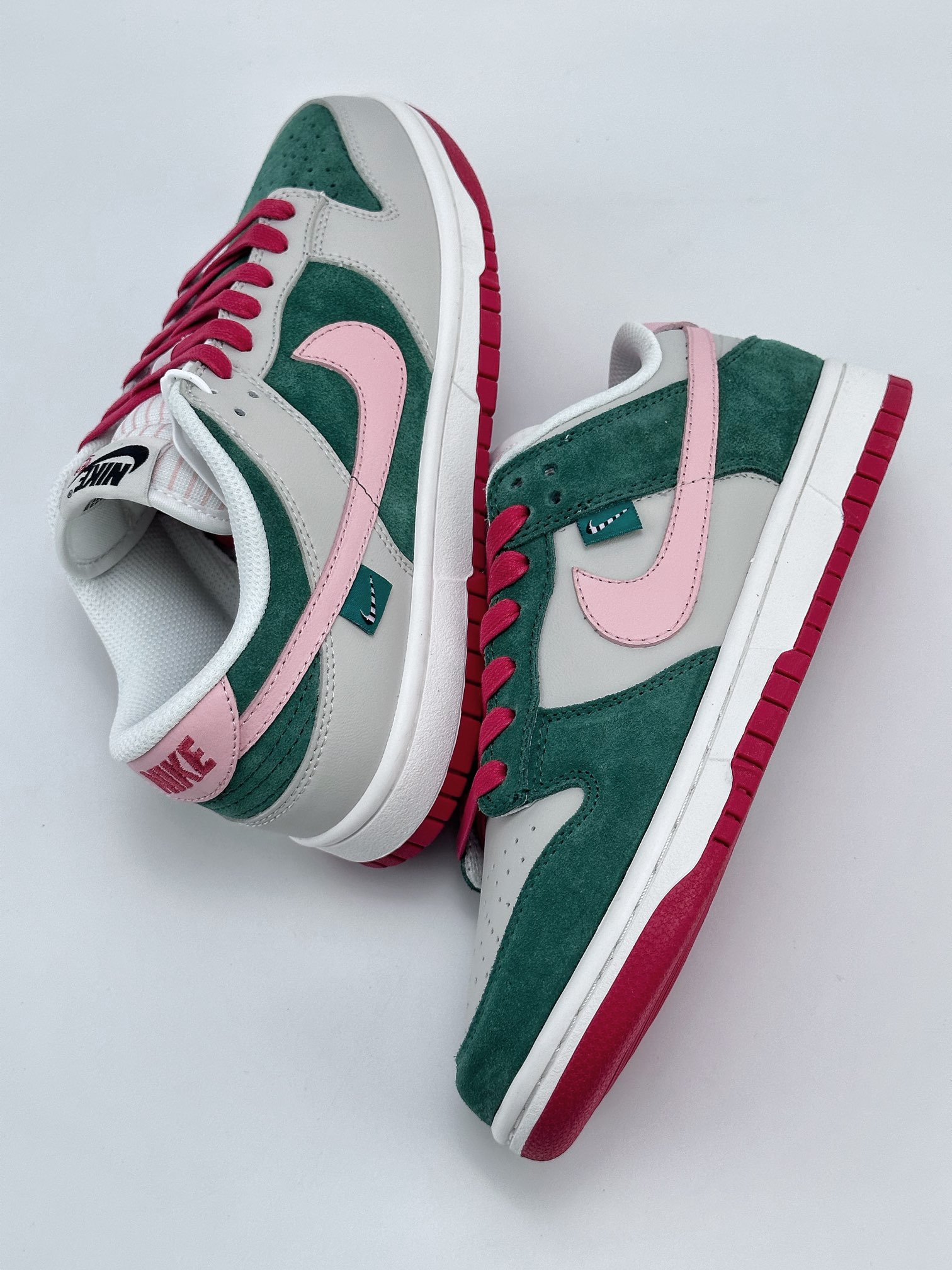 NIKE SB Dunk Low Pink Green FN8923-061