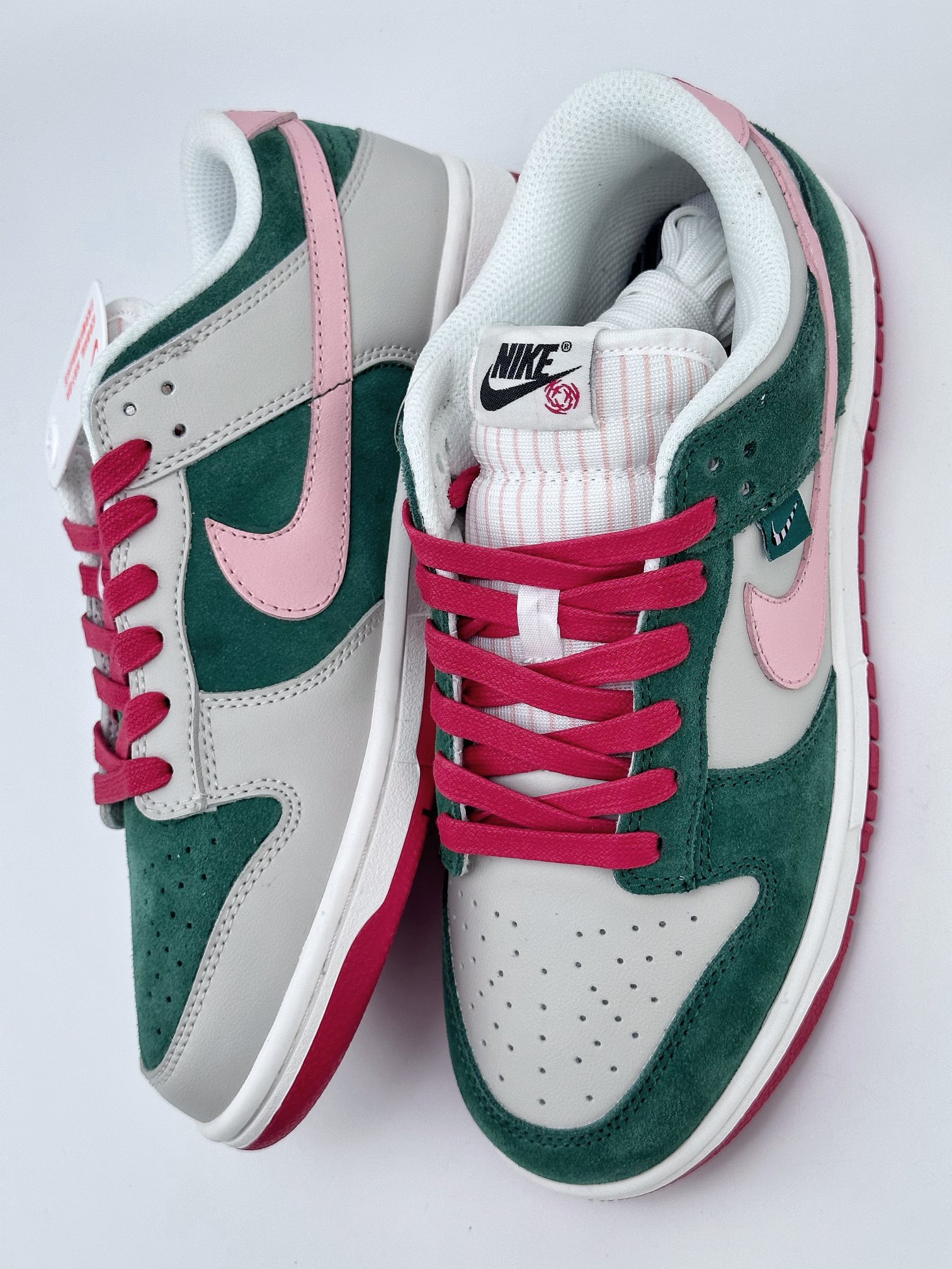 NIKE SB Dunk Low Pink Green FN8923-061