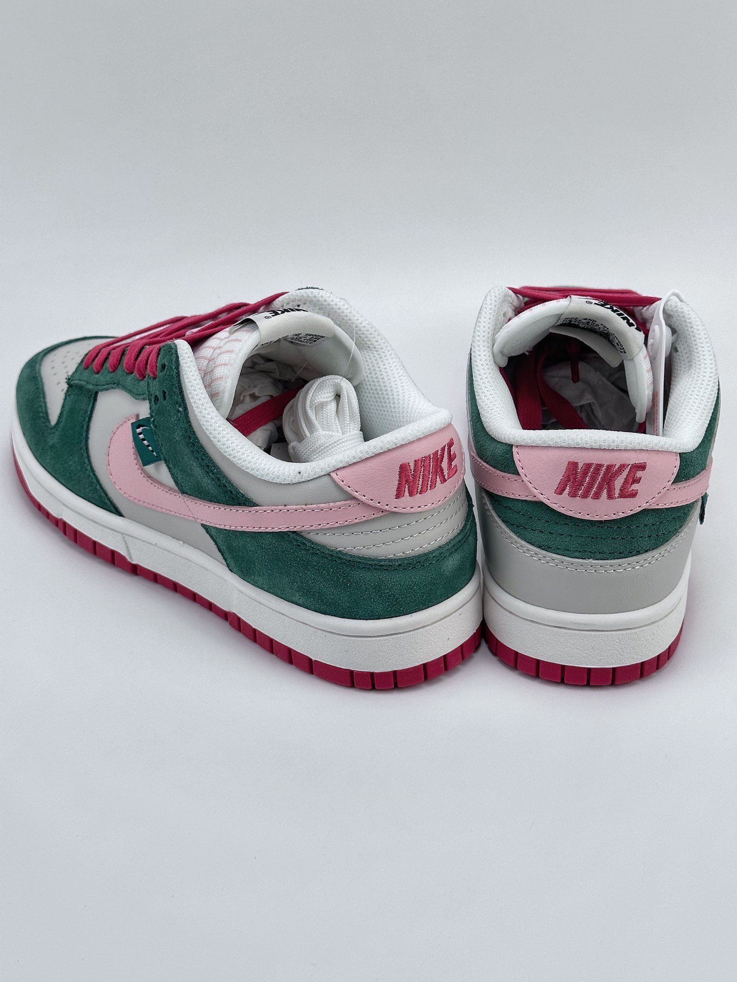 NIKE SB Dunk Low Pink Green FN8923-061