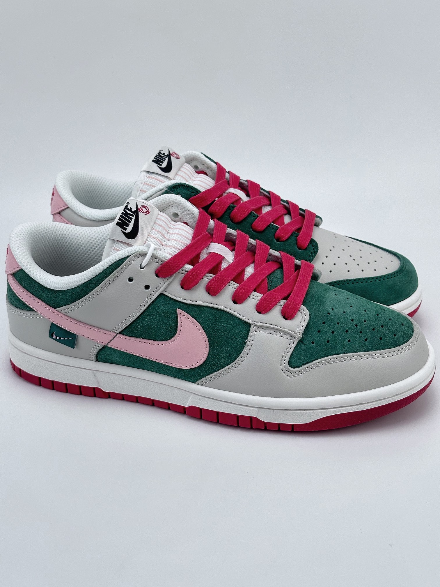 NIKE SB Dunk Low Pink Green FN8923-061