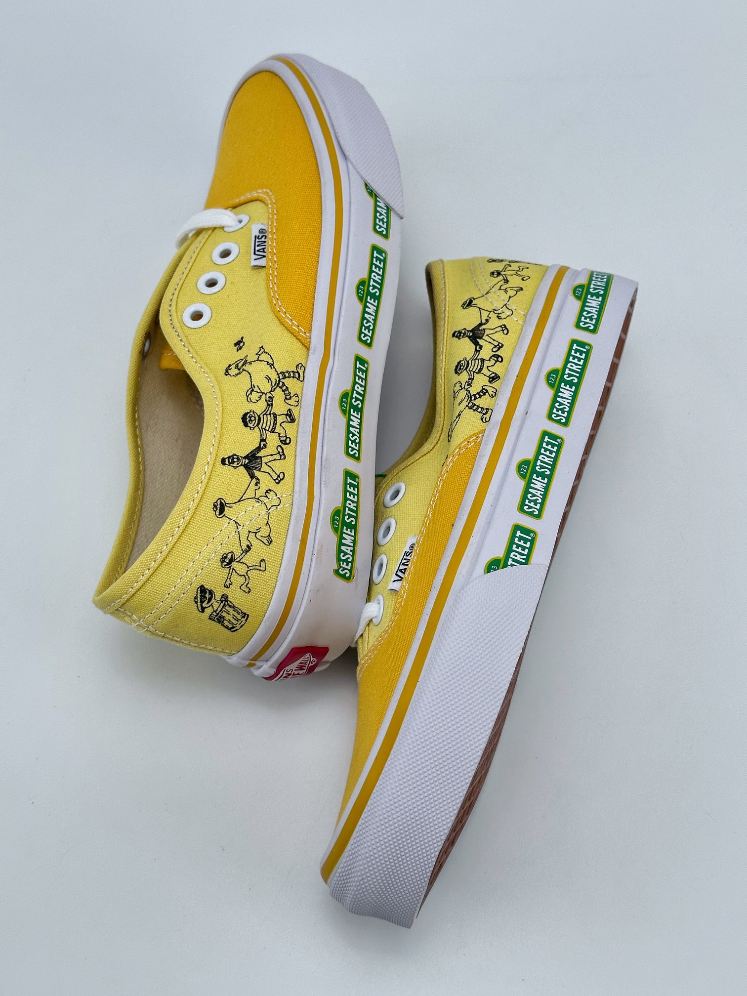 New force Vans official Sesame Street joint Authentic bright yellow American college canvas shoes