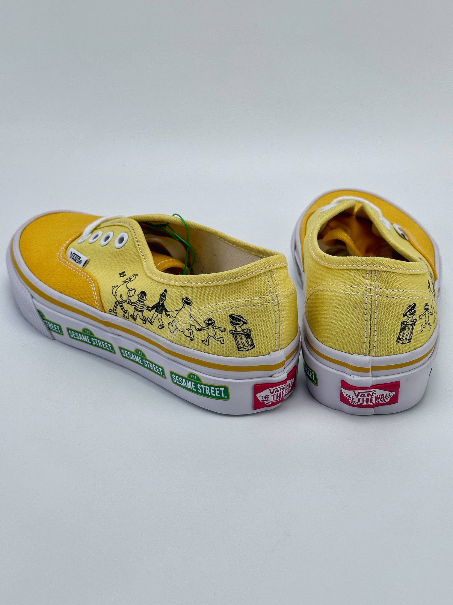 New force Vans official Sesame Street joint Authentic bright yellow American college canvas shoes