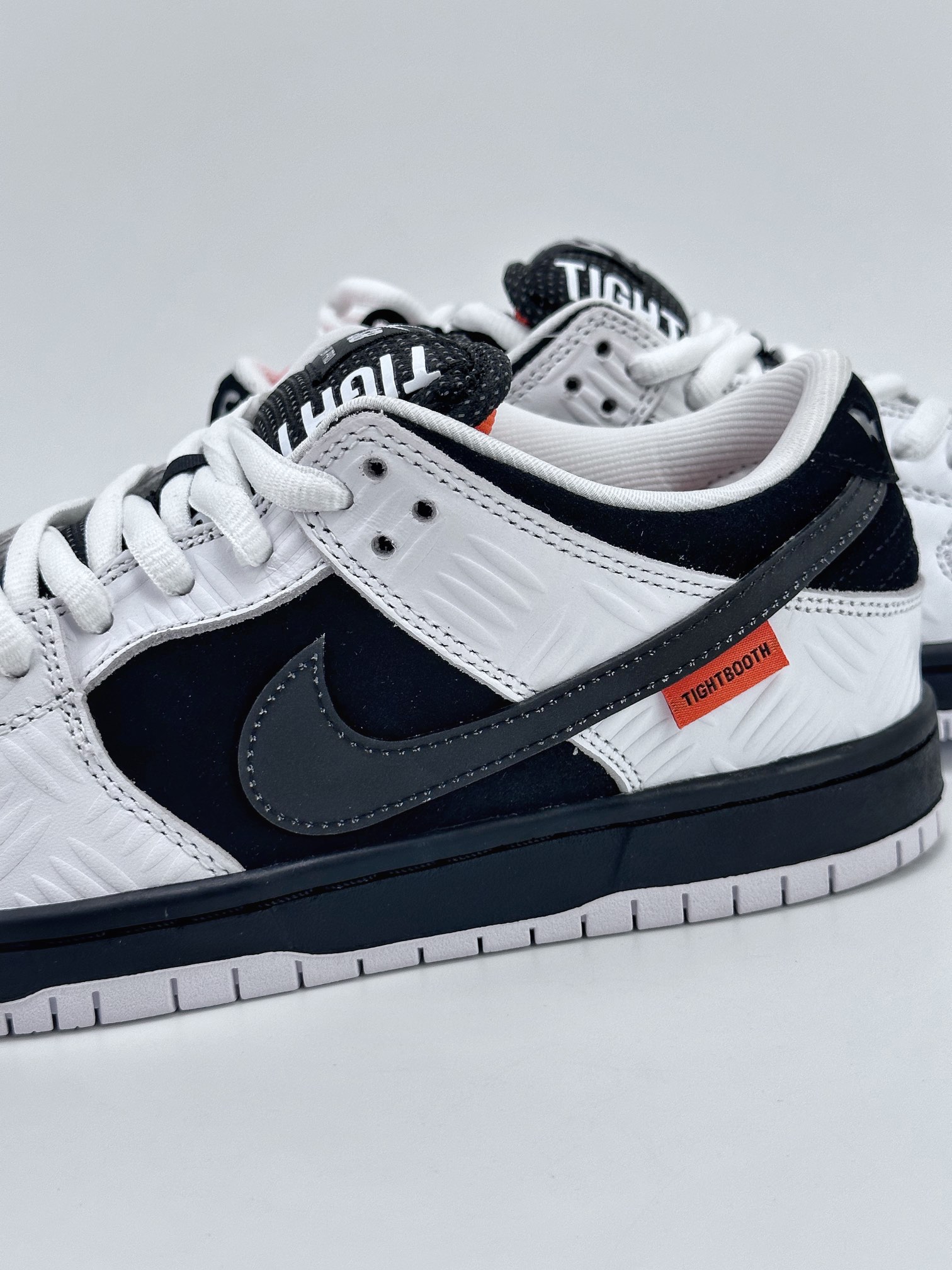 Nike SB Dunk Low x TIGHTBOOTH joint reverse black and white panda FD2629-100