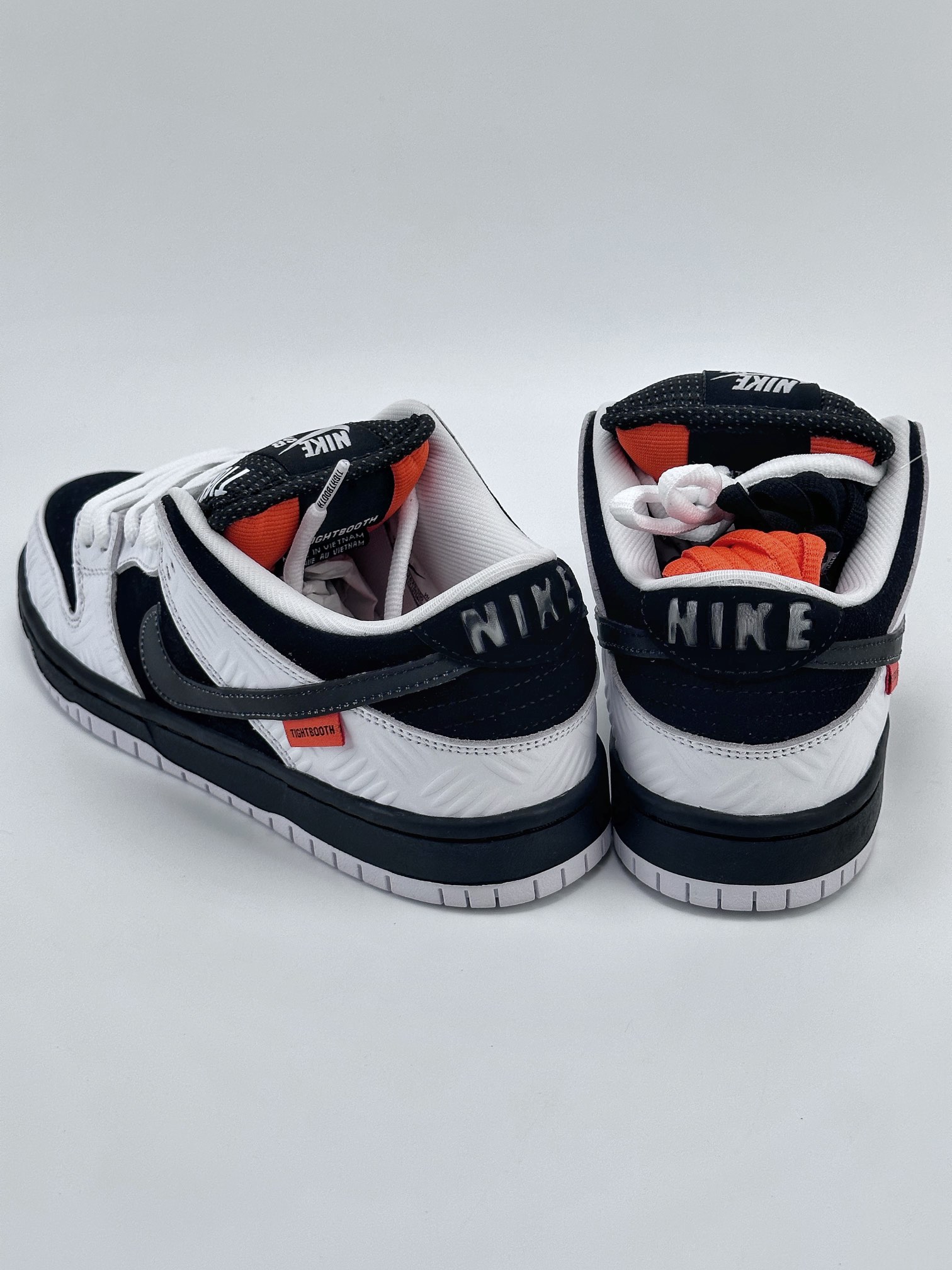 Nike SB Dunk Low x TIGHTBOOTH joint reverse black and white panda FD2629-100