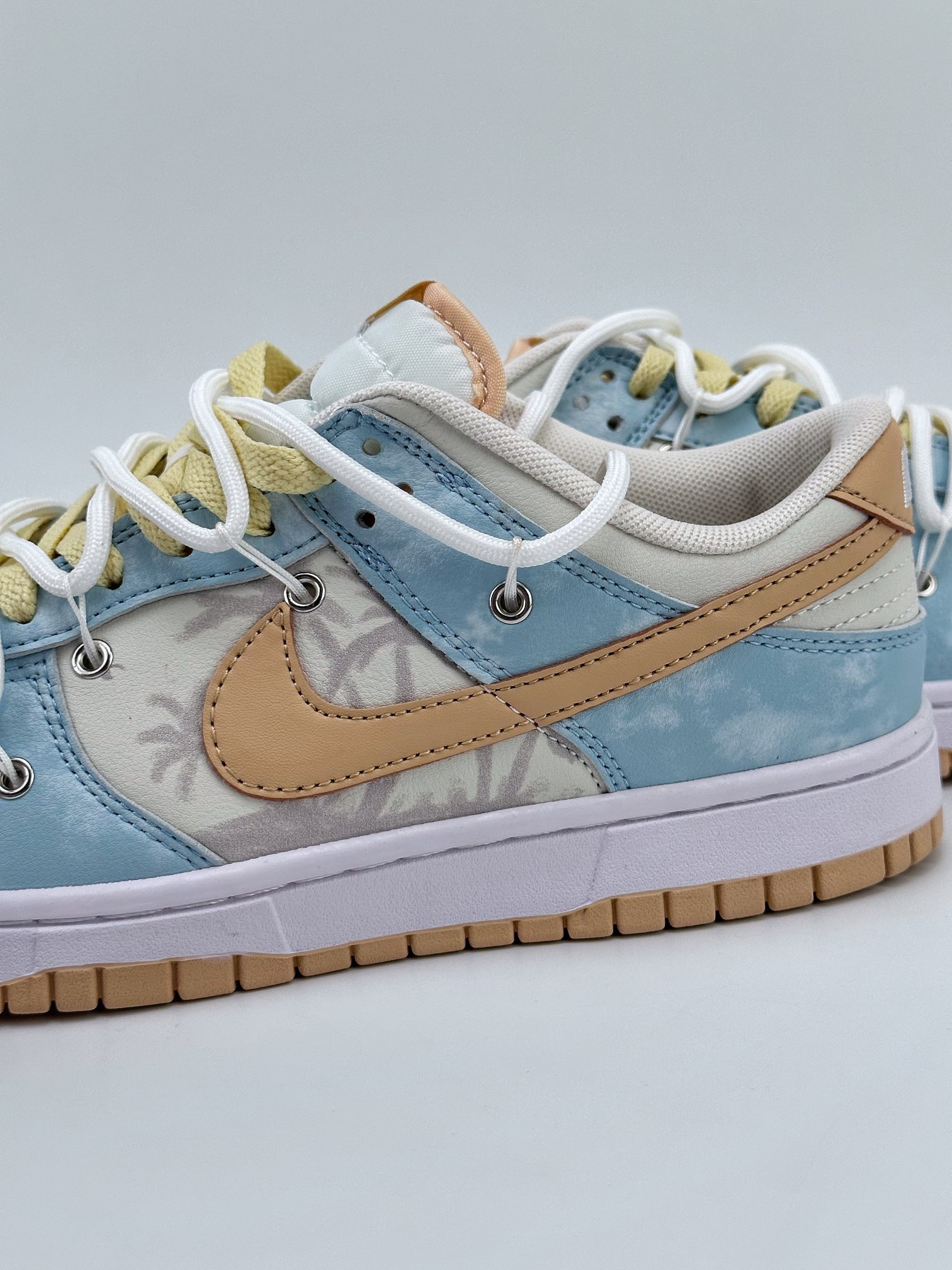 NIKE SB Dunk Low Deconstructed Sea Salt Coconut Cloud DV0831-003