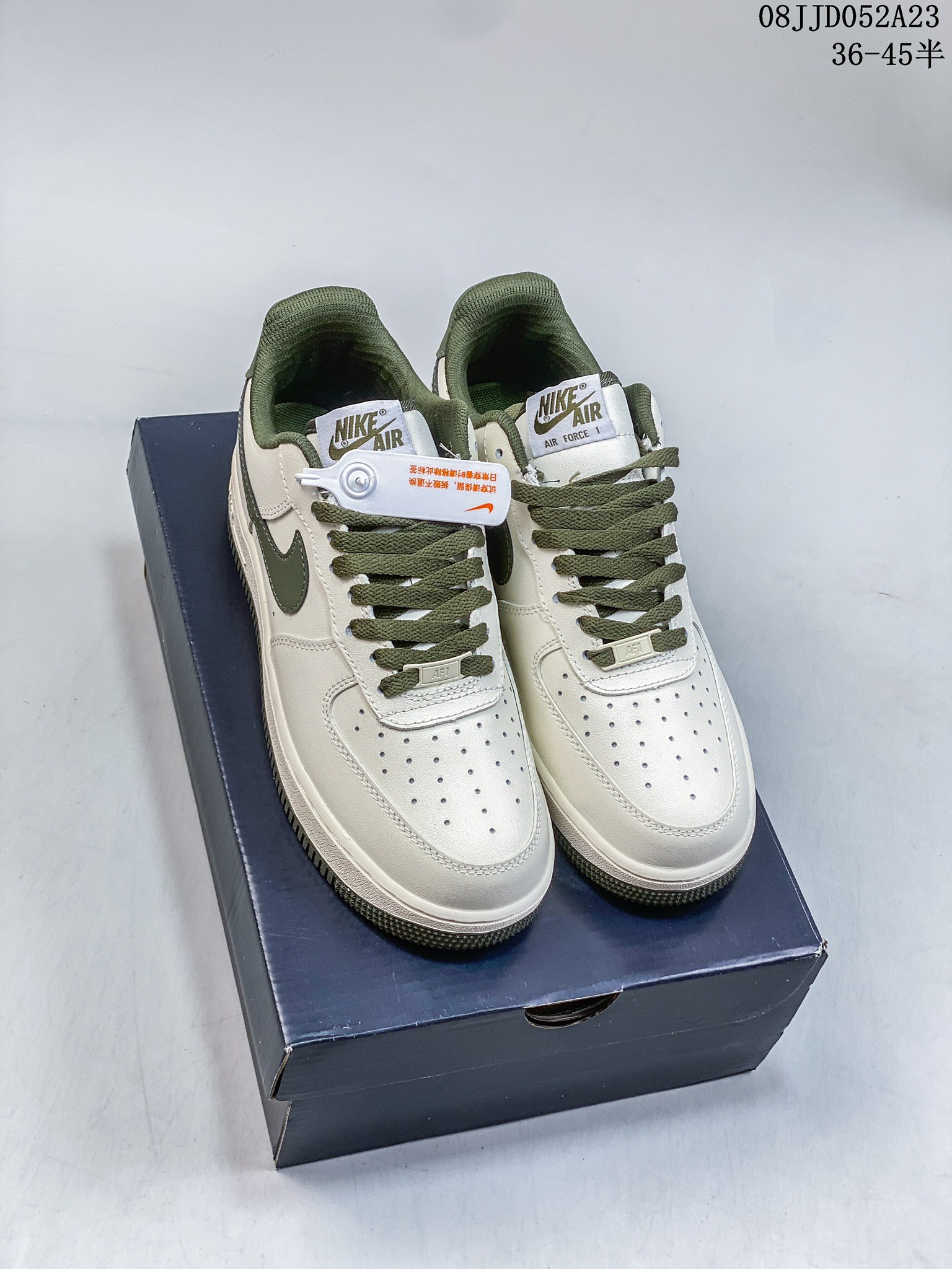 💰190
公司级带半码✅耐克Nike Air Force 1 Low 空军一号低帮休闲板鞋 打造纯正空军版型#专注外贸渠道 全掌内置蜂窝气垫 #原盒配件 原厂中底钢印、拉帮完美 

货号：AO4297-001
码数：36 36.5 37 38 38.5 39 40 40.5 41 42 42.5 43 44 45 
8JJD052A23