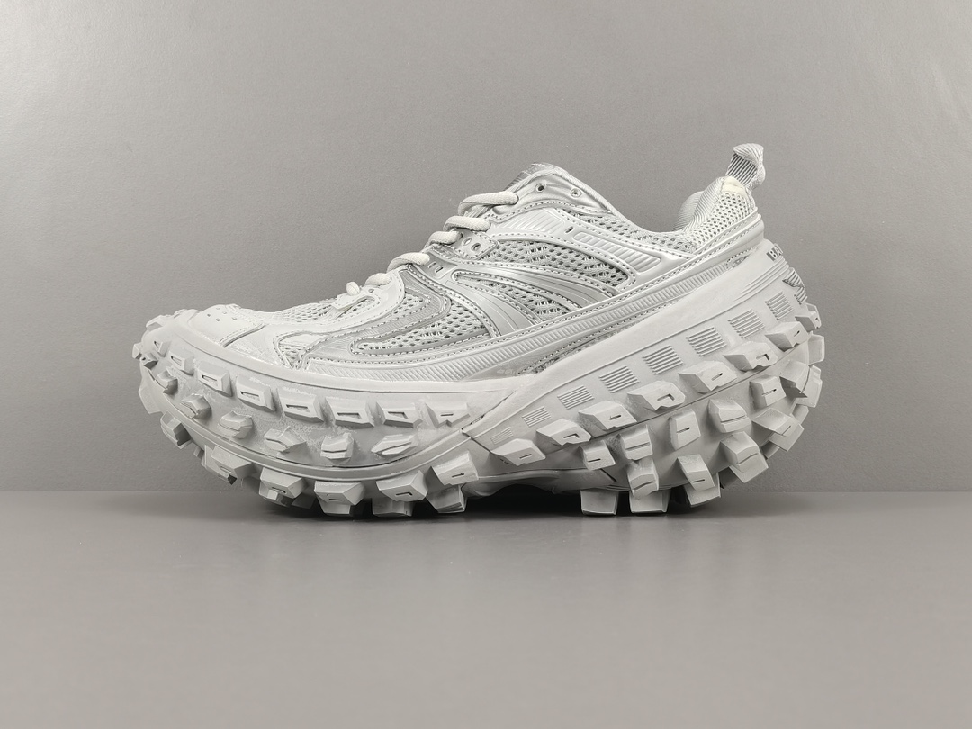 [Original puro: Balenciaga] Zapatos grises Balenciaga Defender, modernos y versátiles, con neumáticos deportivos y de o…