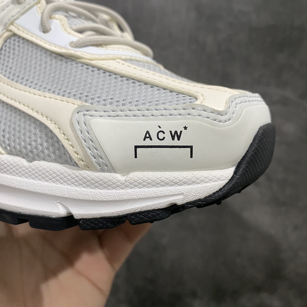 图片[2]-【纯原版】A Cold Wall x Nike Zoom Vomero 5男女同款 白色冷墙刮刮乐acw 货号：AT3152-100 尺码：36–45nn耗时3个月开发原装档案原数据纸版楦型n采用正确色卡!! 合成革饰片组合双层网眼布鞋面材质n升级正确后跟TPU加固 耐弯折热塑框架支撑鞋身n正确4层组织中底搭载EVA轻量缓震(中底带有Zoom气垫加持❌区别市面版本!!)#嵌入双层革新物料鞋垫,外置防滑耐磨橡胶底片❗️夸张后跟,框架工业结构美学！ 尺码：36 36.5 37.5 38 38.5 39 40 40.5 41 42 42.5 43 44 44.5 45nn由英国时尚品牌 A-COLD-WALL* 与 Nike 全新合作的联名鞋款 Zoom Vomero 5，凭借夸张的造型设计成为复古跑鞋领域的「异类」，设计师 Samuel Ross 围绕一件物品随着使用或时间推移所发生的变化这一问题展开设计，通过自己的美学概念将最初在 2010 年发布的 Zoom Vomero +5 重新带回，其鞋面的 PU 涂层被移除，以此加速了老化的过程，而后跟则是用于稳定鞋身的作用。-莆田鞋批发中心