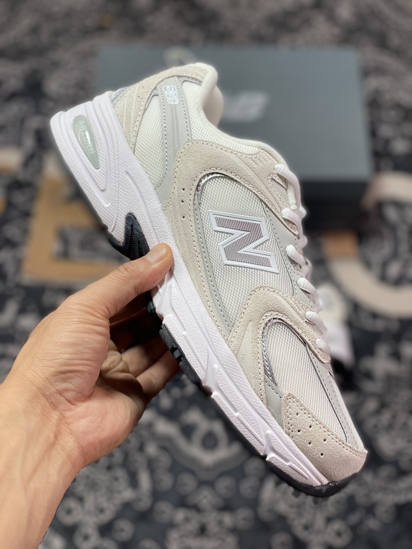 New Balance MR530系列低帮复古老爹风网布跑步休闲运动鞋“翻毛米白浅灰”MR530CE