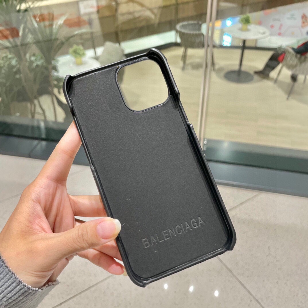 新款上架BALENCIAGA巴黎世家皮纹油边半包官网同步现货型号iPhone333iPhone