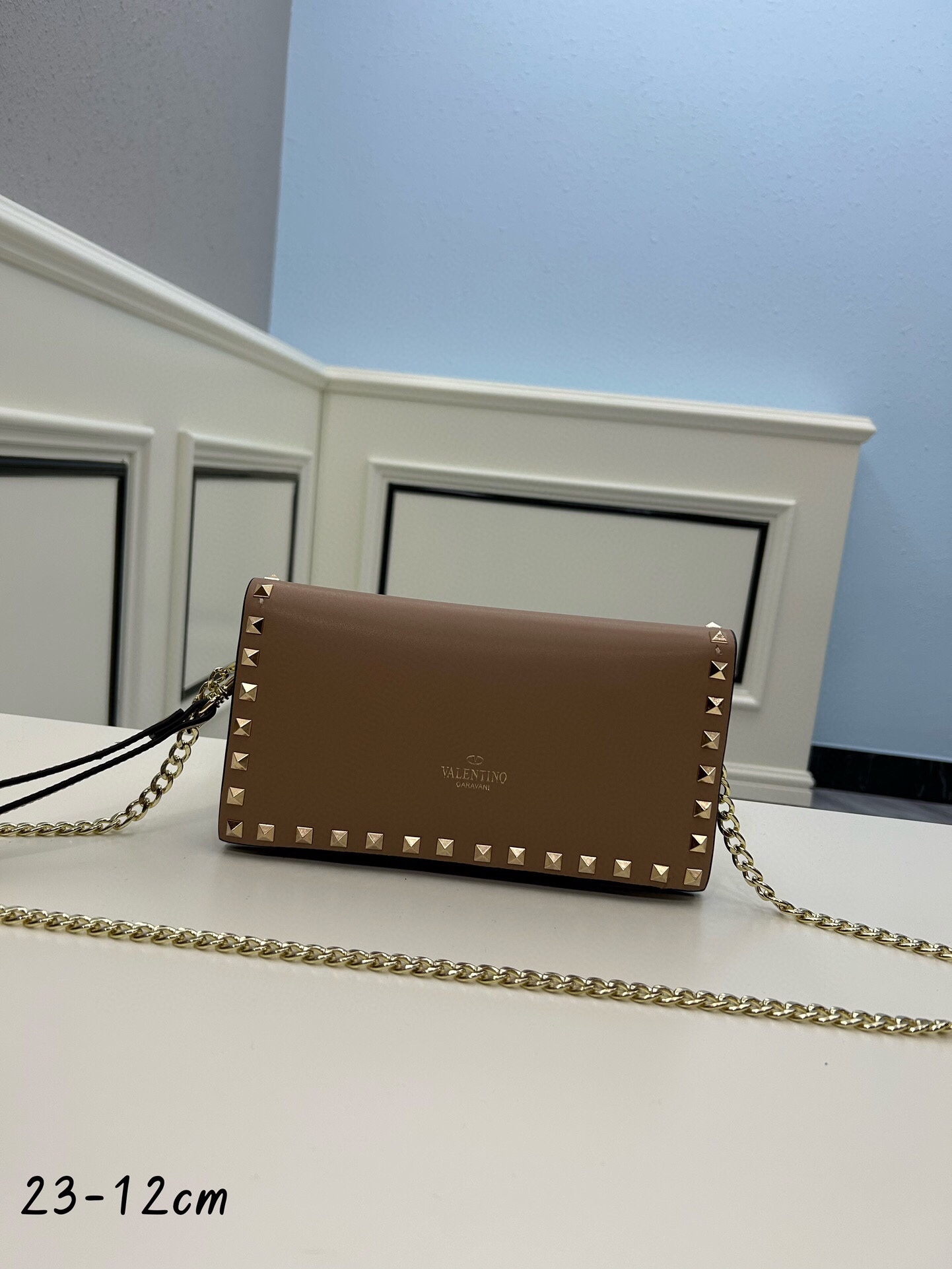 、772#Valentino Garavani Rockstud 采用进口牛皮手拿包🌟🌟🌟铂金后处理铆钉