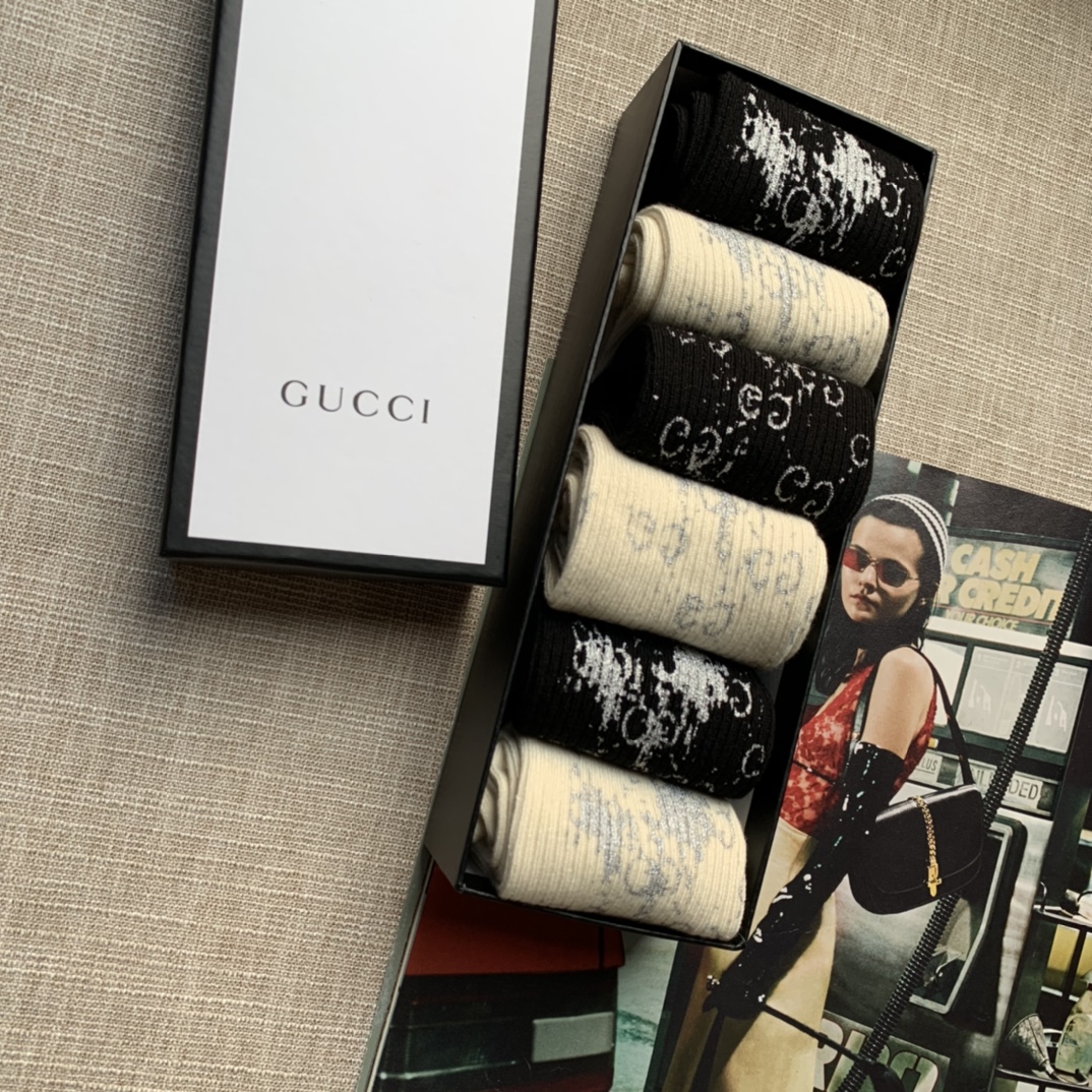 Buy High-Quality Fake
 Gucci Sock- Mid Tube Socks Black Doodle White Cotton Fall/Winter Collection Fashion
