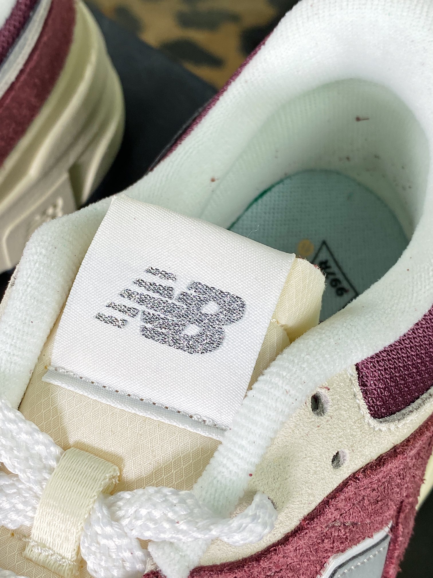 New Balance 997R ”Wine Red” improved series low-top classic retro thick-soled casual sports jogging shoes ”Wine Red Beige” U997RCC