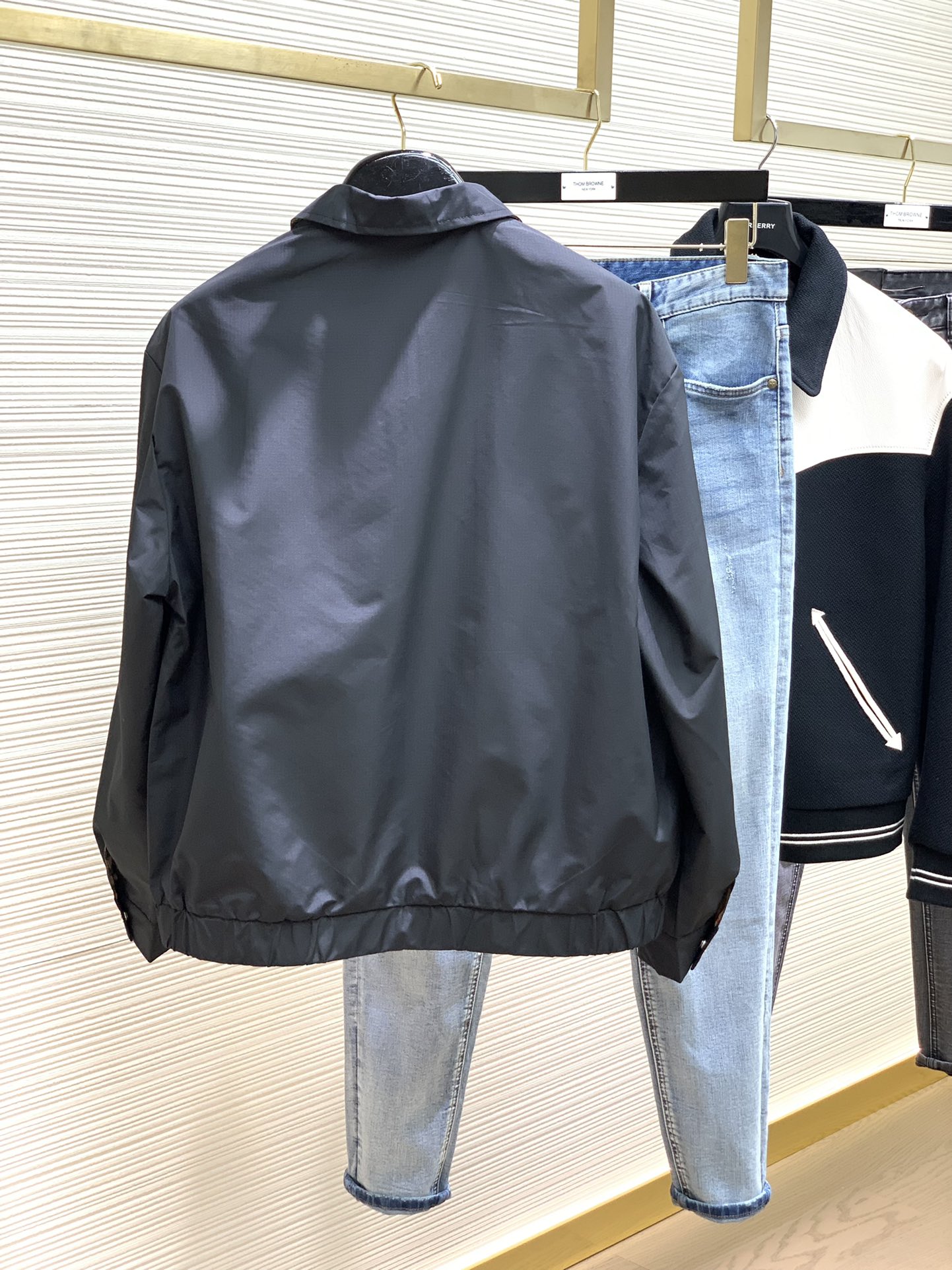  巴宝莉 2025春季新款夹克外套，秀场新品‼品相非常完美，舒适保暖，三标齐全色泽饱满诱人，非常出彩的设