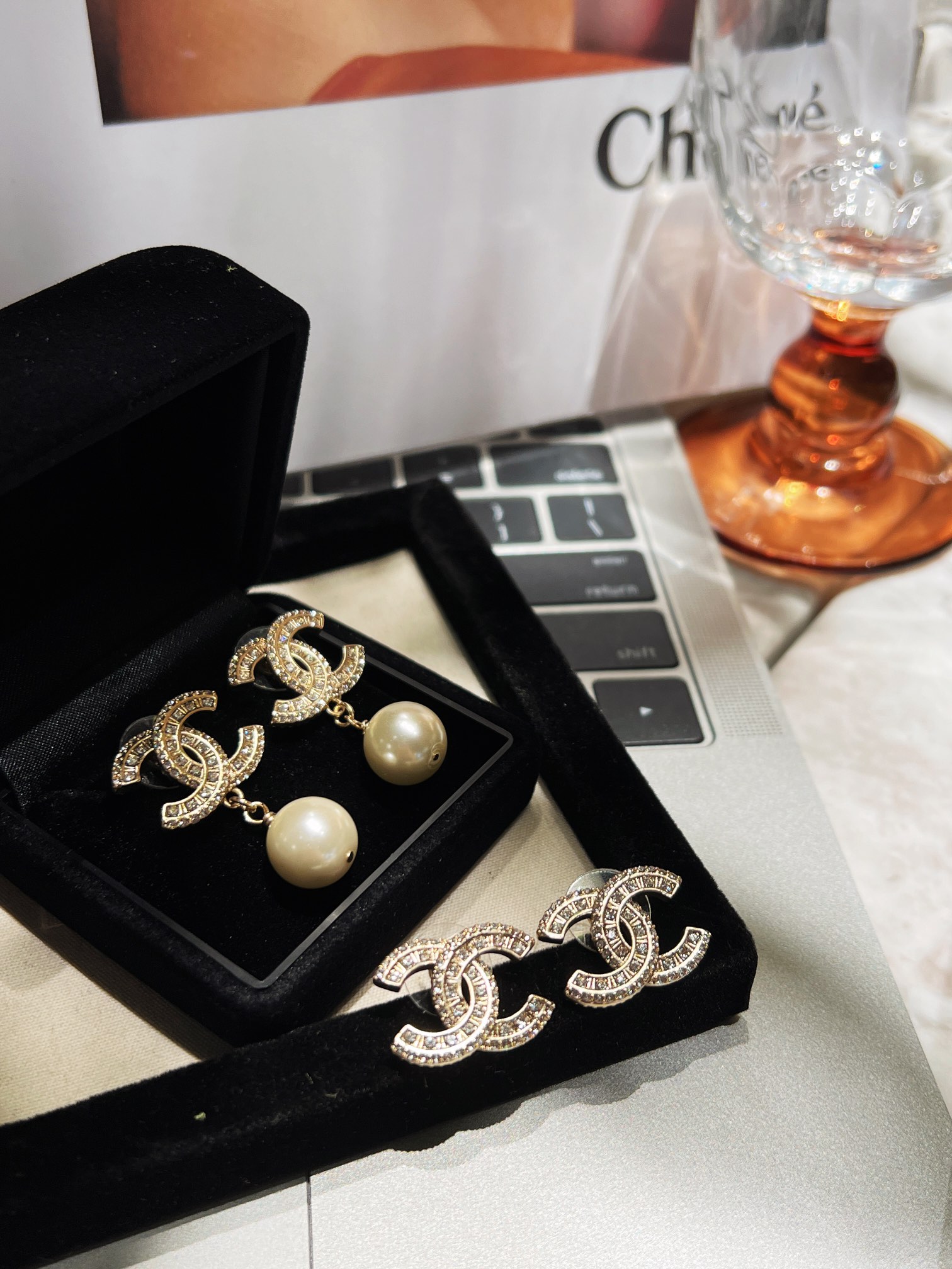 NO:101964,Small incense square double row drill earrings, Chanel earrings, chanel earrings19860909小香方块双排钻耳钉耳环,香奈儿耳钉,chanel,earrings,Jewelry