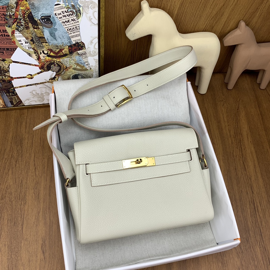 Hermes Kelly Bolsos de mensajero Batido blanco Blanco Costura Universal para hombres y mujeres Hardware de oro Piel vaca Cuero