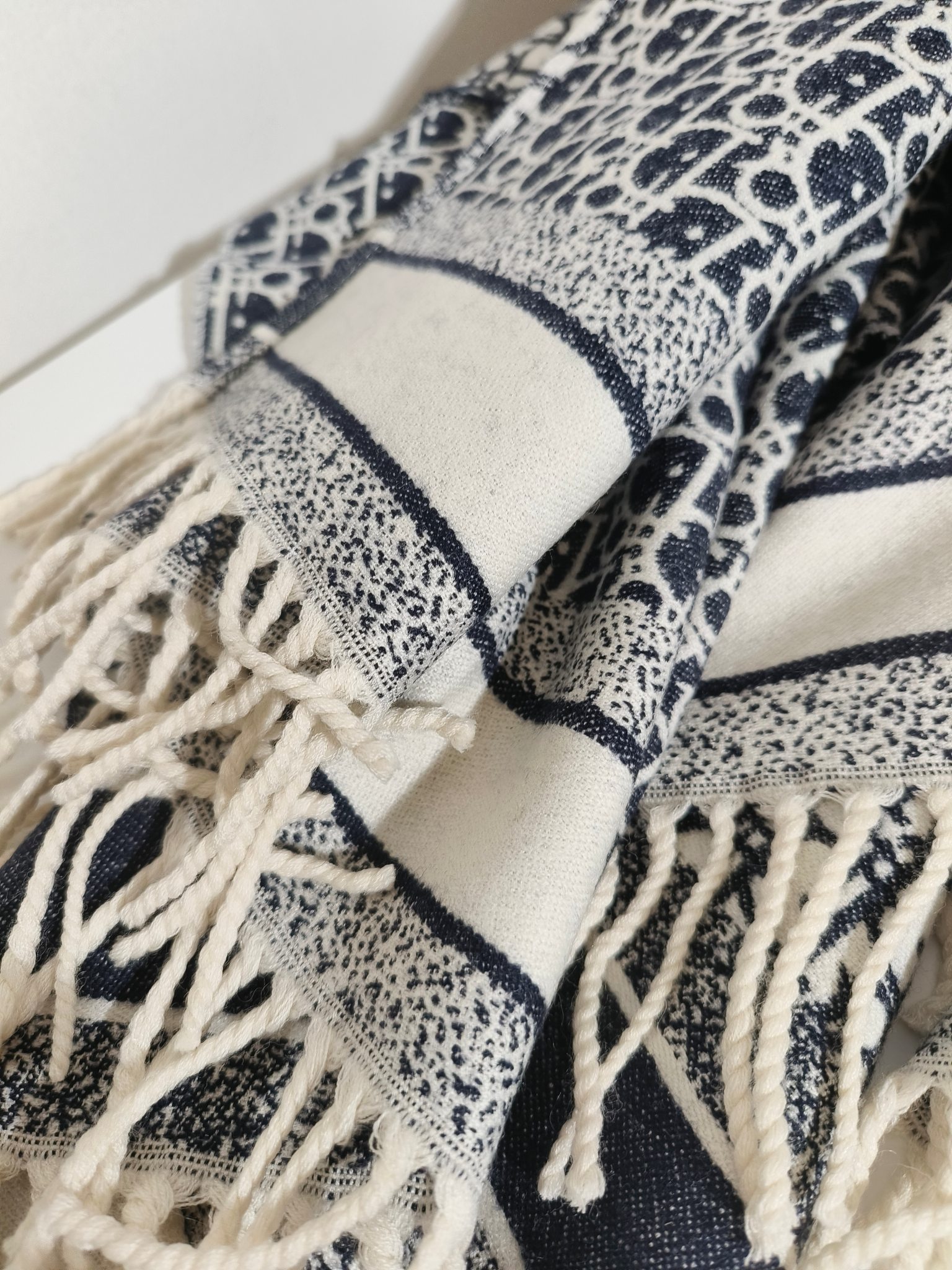 💟CD字母斗篷 经典look 超细腻字体 永远的经典 绝不起球 原版原标 气质型单品 上身效果很好  强