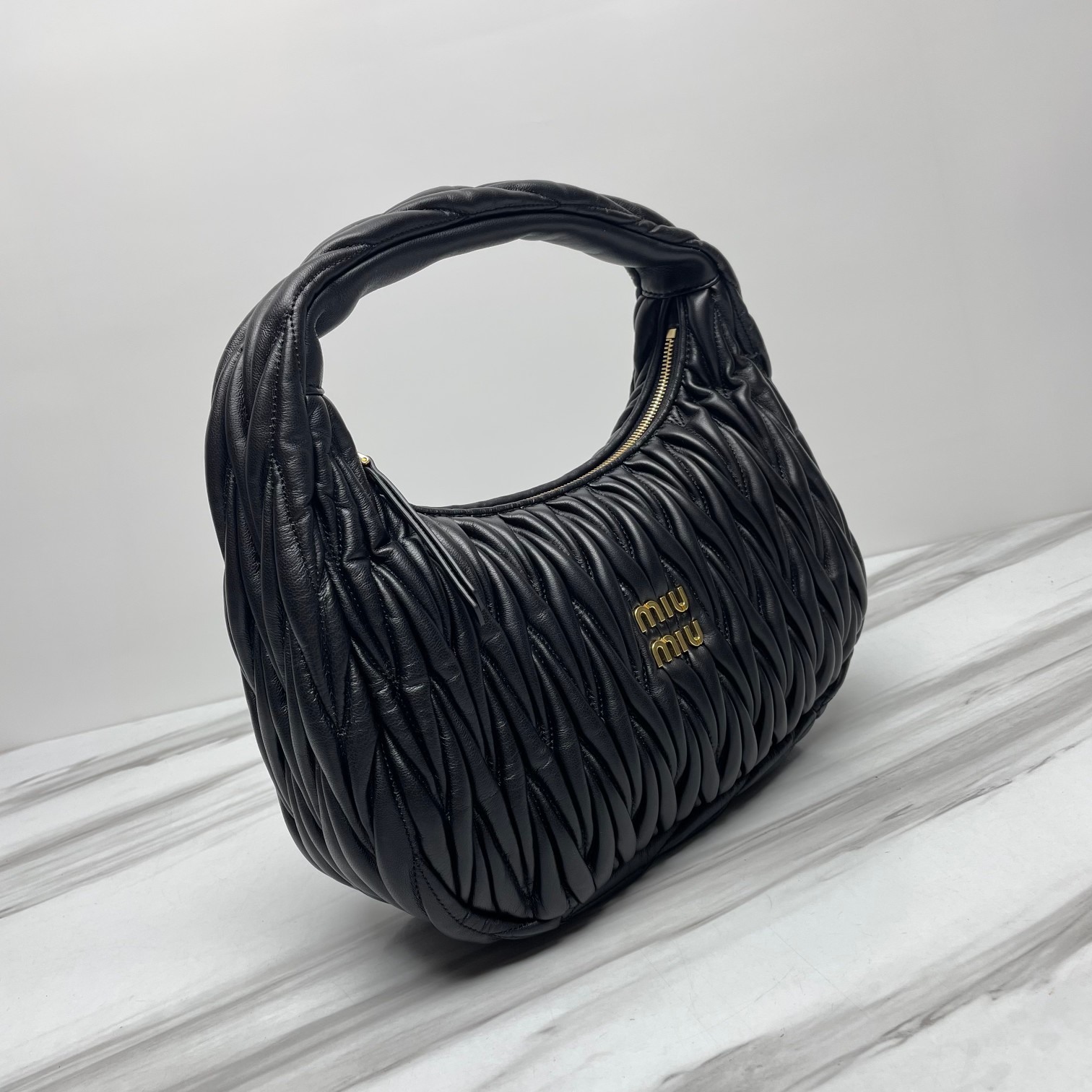 M家😘 5BC108:MiuMiu新品MiuWander手袋,采用进口小羊皮经典品牌标志性Matelasse纹理绣花,复古磨砂五金 4