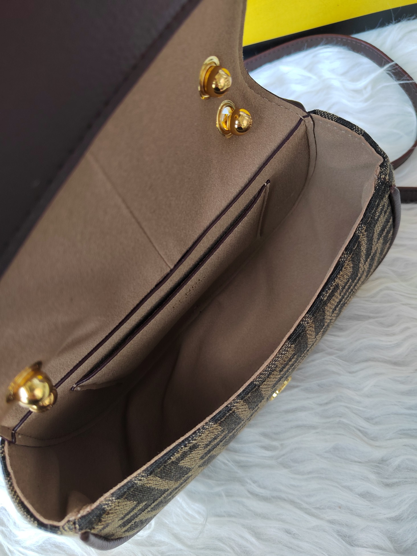 FF帆布コーヒー色小型斜め掛けバッグ - 女性的なデザインと機能性