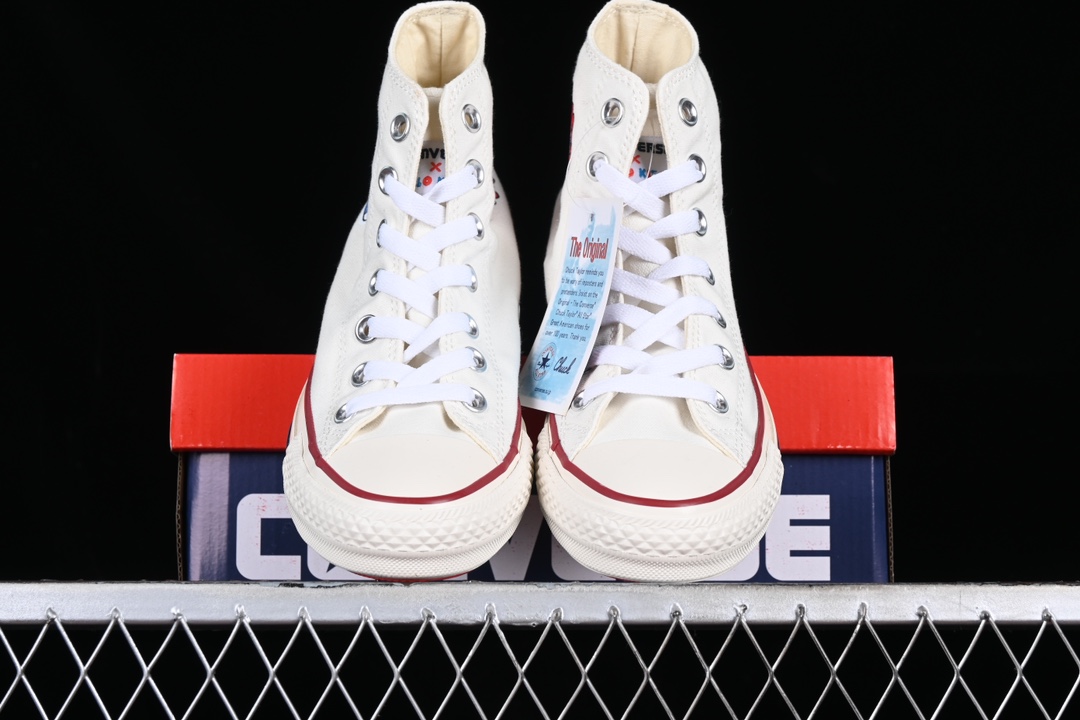 💰150纯原
Converse x 三丽鸥限定联名款 日版匡威高帮休闲板鞋 1SD513
#采用的日版匡威热门鞋型搭配 Hello Kitty
尺码：35 36 36.5 37 37.5 38 39 39.5 40 M.C3