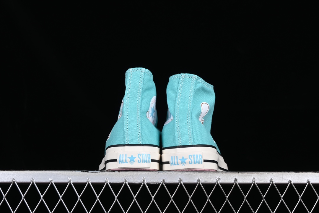 💰150纯原
 Converse x 三丽鸥限定联名款 日版匡威高帮休闲板鞋 1SD512
#采用的日版匡威热门鞋型搭配 Hello Kitty
尺码：35 36 36.5 37 37.5 38 39 39.5 40 M.C3