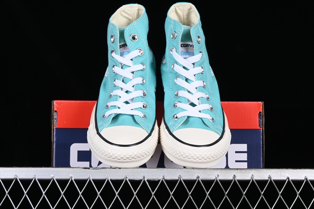 💰150纯原
 Converse x 三丽鸥限定联名款 日版匡威高帮休闲板鞋 1SD512
#采用的日版匡威热门鞋型搭配 Hello Kitty
尺码：35 36 36.5 37 37.5 38 39 39.5 40 M.C3
