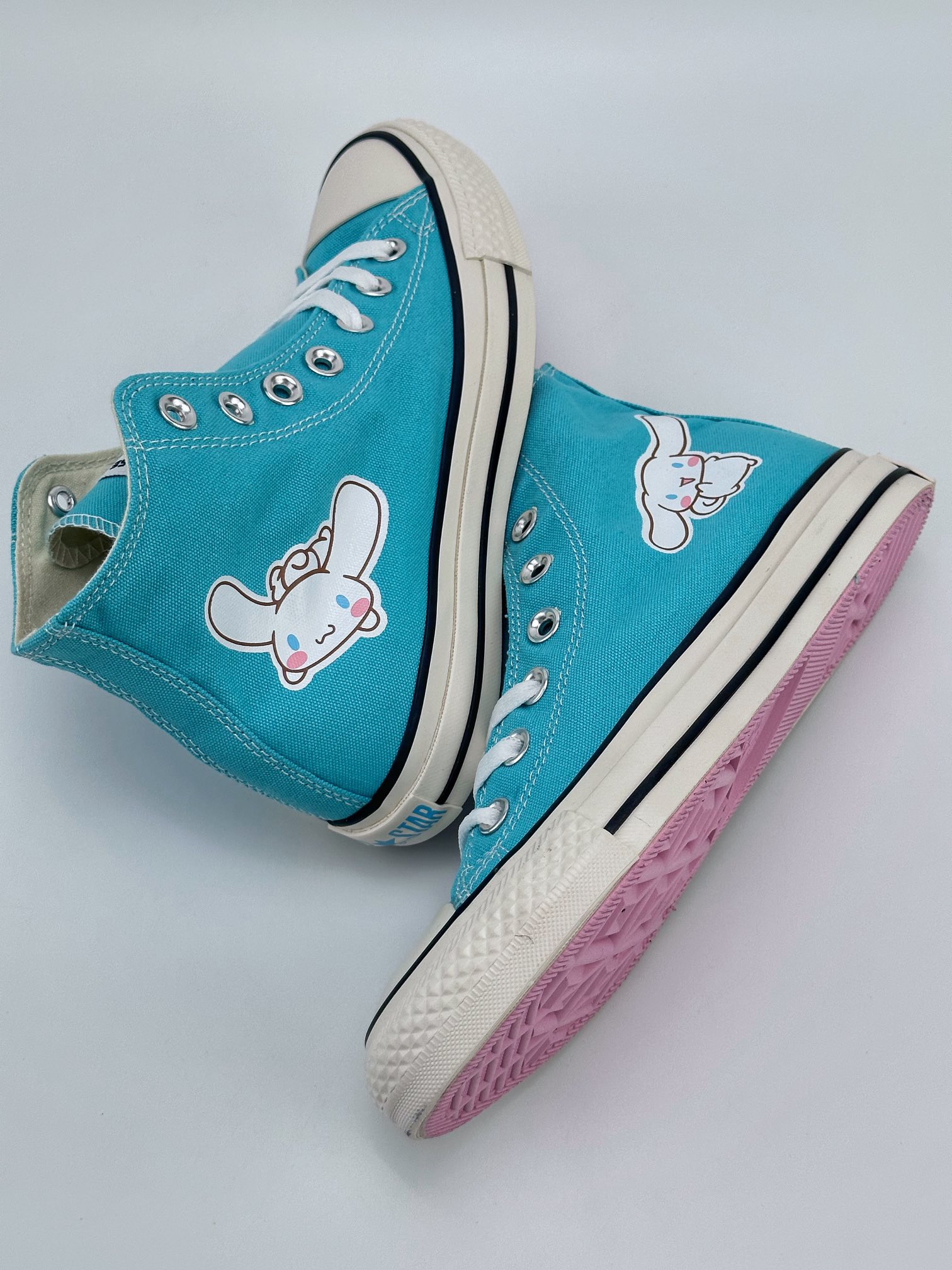 Japanese version of CONVERSE x Sanrio limited edition