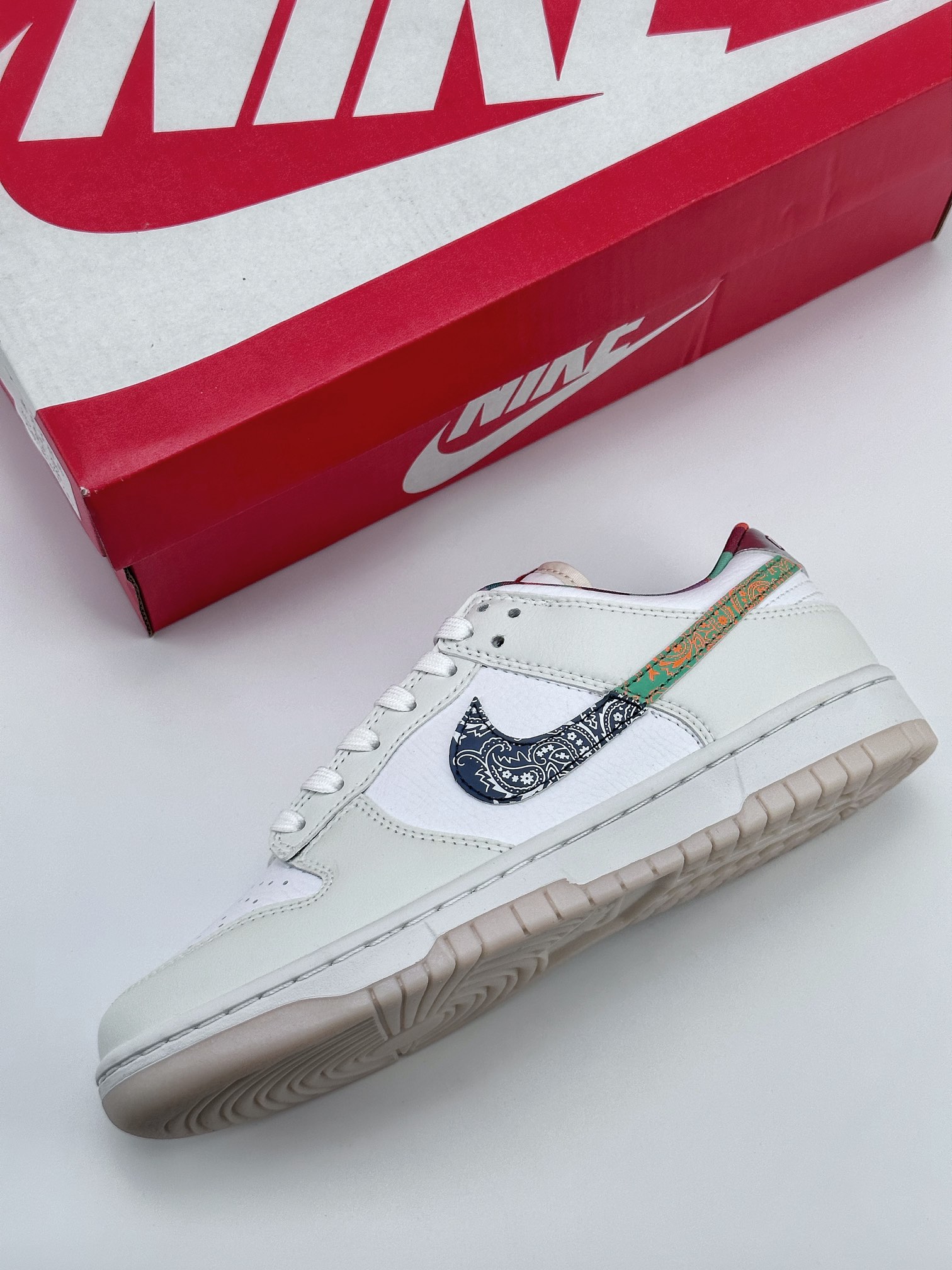 Nike SB Dunk Low White with Cashew Flower FN8913-141