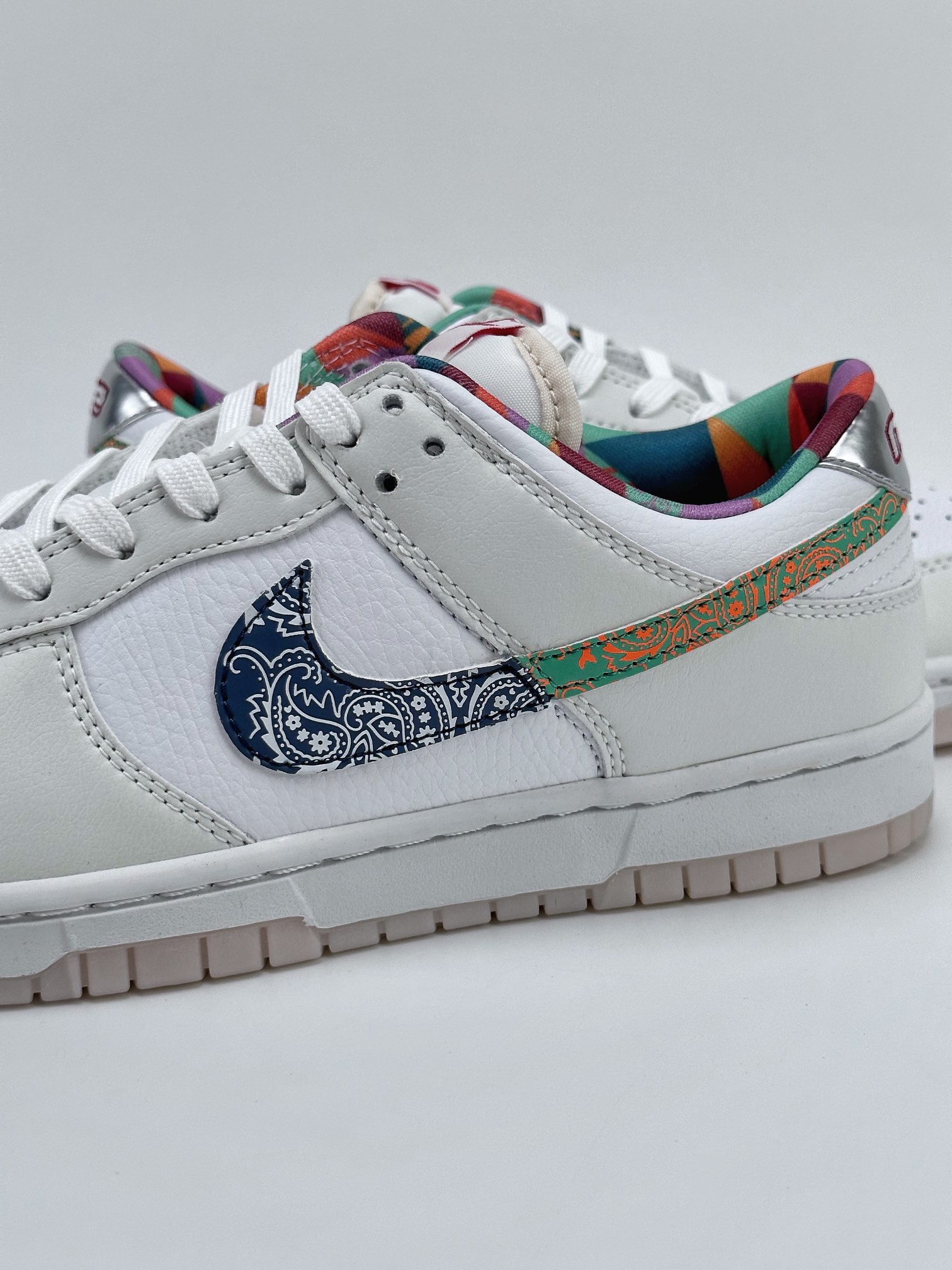 Nike SB Dunk Low White with Cashew Flower FN8913-141