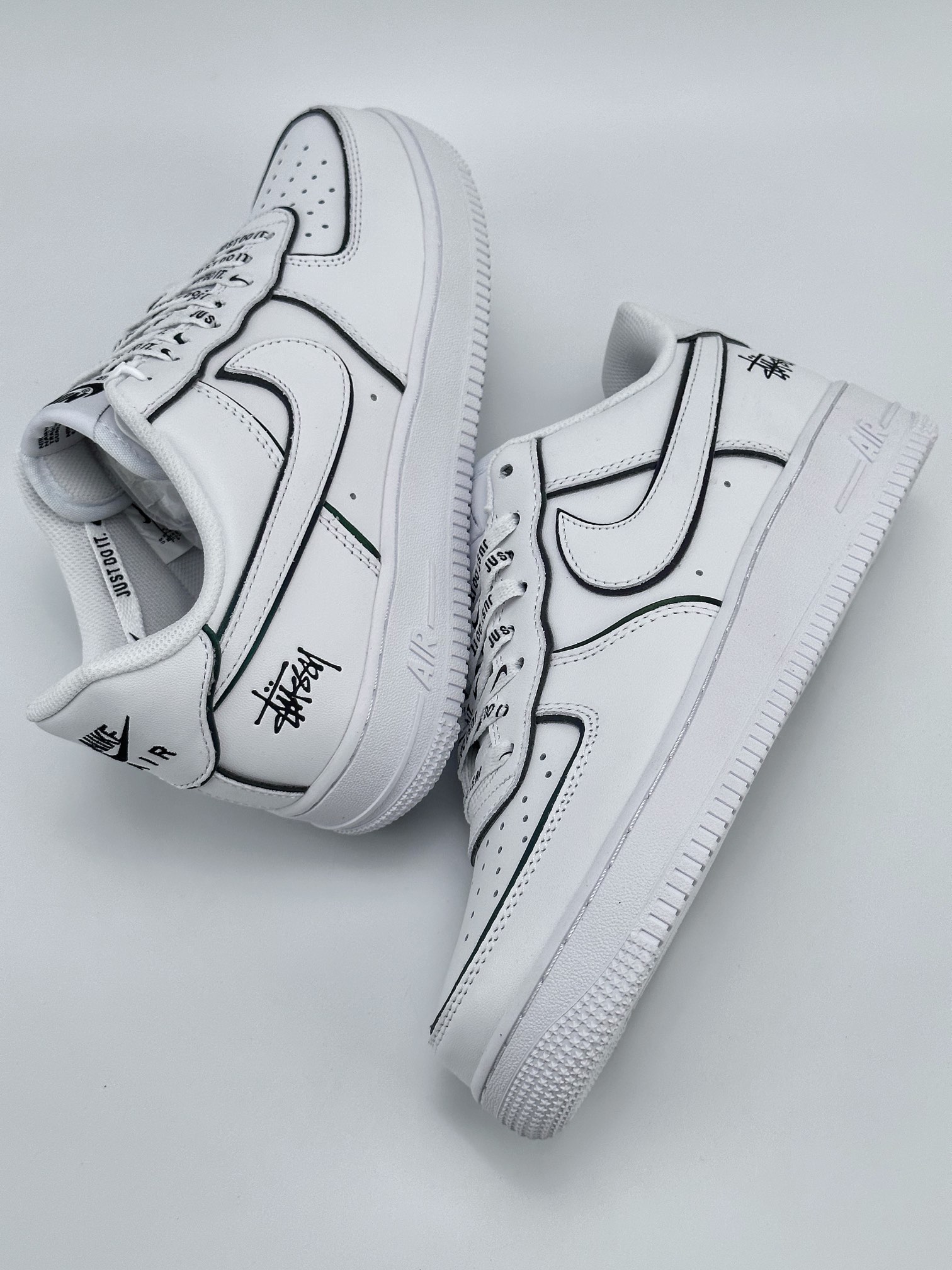 Nike Air Force 1 Low 07 x Stussy Reflective BQ6425-109