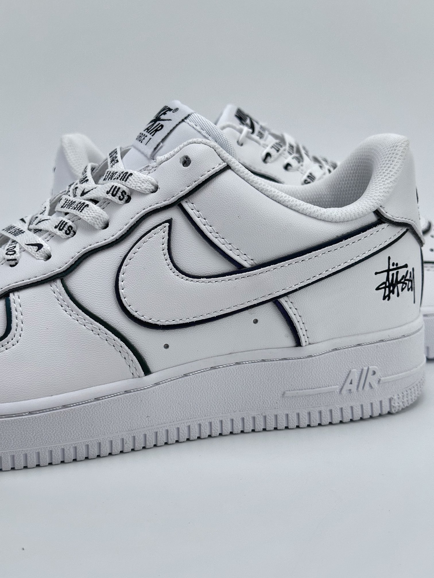 Nike Air Force 1 Low 07 x Stussy Reflective BQ6425-109