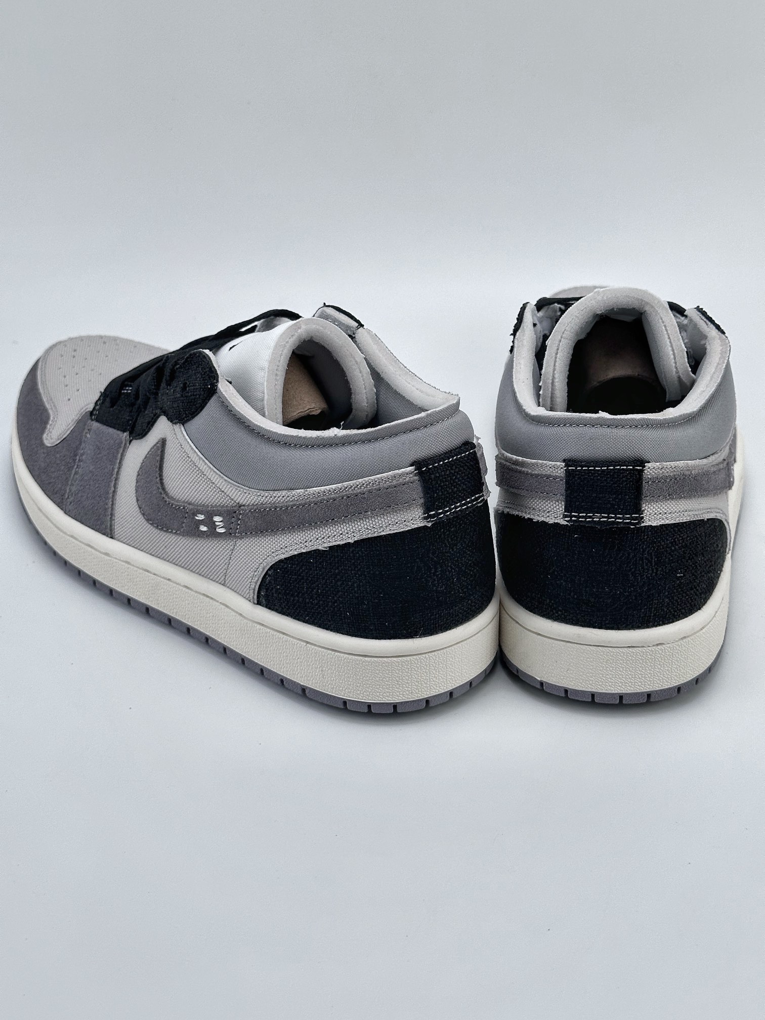 200 Air Jordan 1 Low SE "Inside Out" 解构黑灰 DZ4135-002