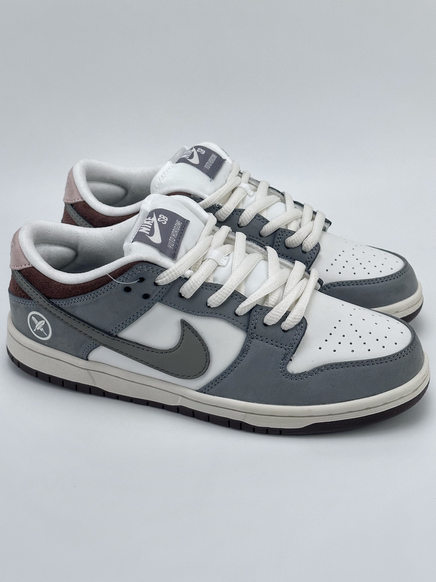 NIKE SB Dunk Low x Yuto Horigome joint gray and white feather FQ1180-001