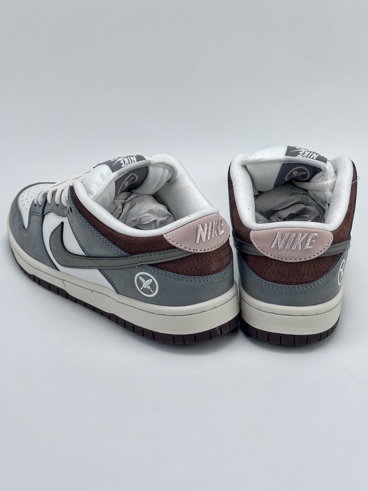 180 NIKE SB Dunk Low x Yuto Horigome 联名灰白羽毛 FQ1180-001