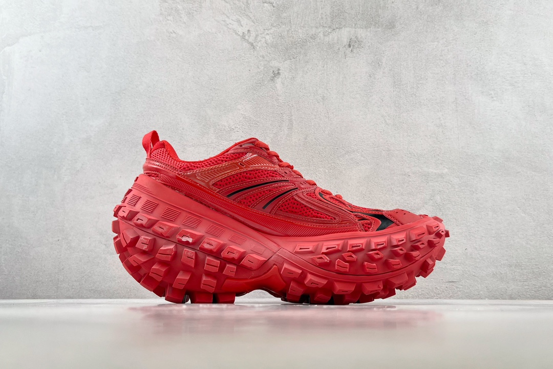 Balenciaca Defender tire shoes red 685613W2RAA6010