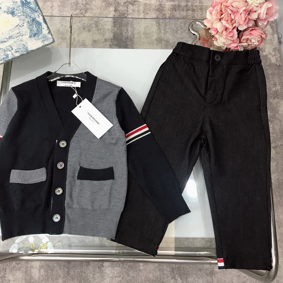 2023 Thom Brown Classic Series: Angolan Sweater and Gray Jeans Perfect Combination - 图片 3